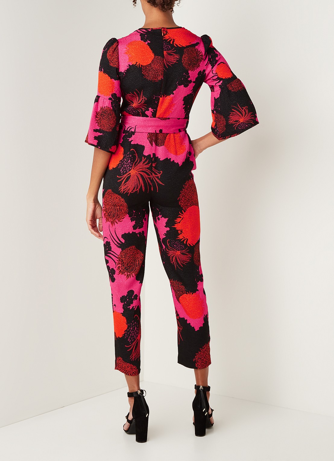 Damsel in a Dress Annora jumpsuit met bloemenprint - achterkant roze