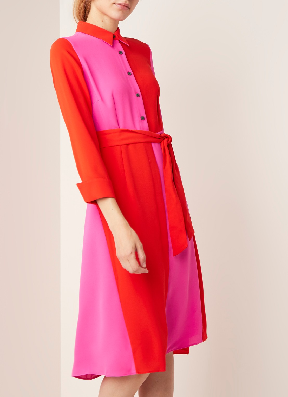 Damsel in a Dress Mila blousejurk met colourblocking en strikceintuur - detail donkeroranje