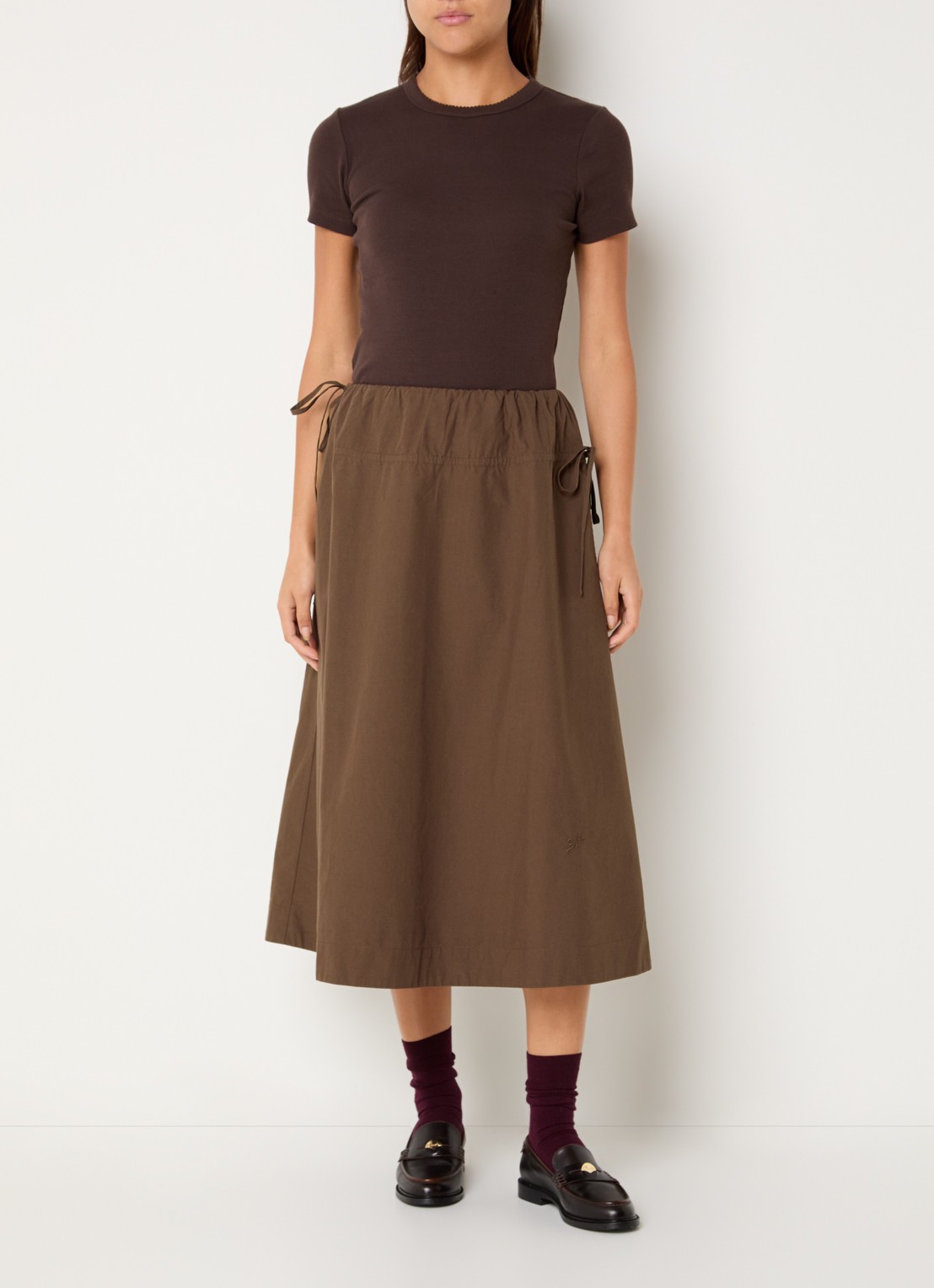 Damson Madder Caspia midi rok met steekzakken - voorkant 4 chocoladebruin
