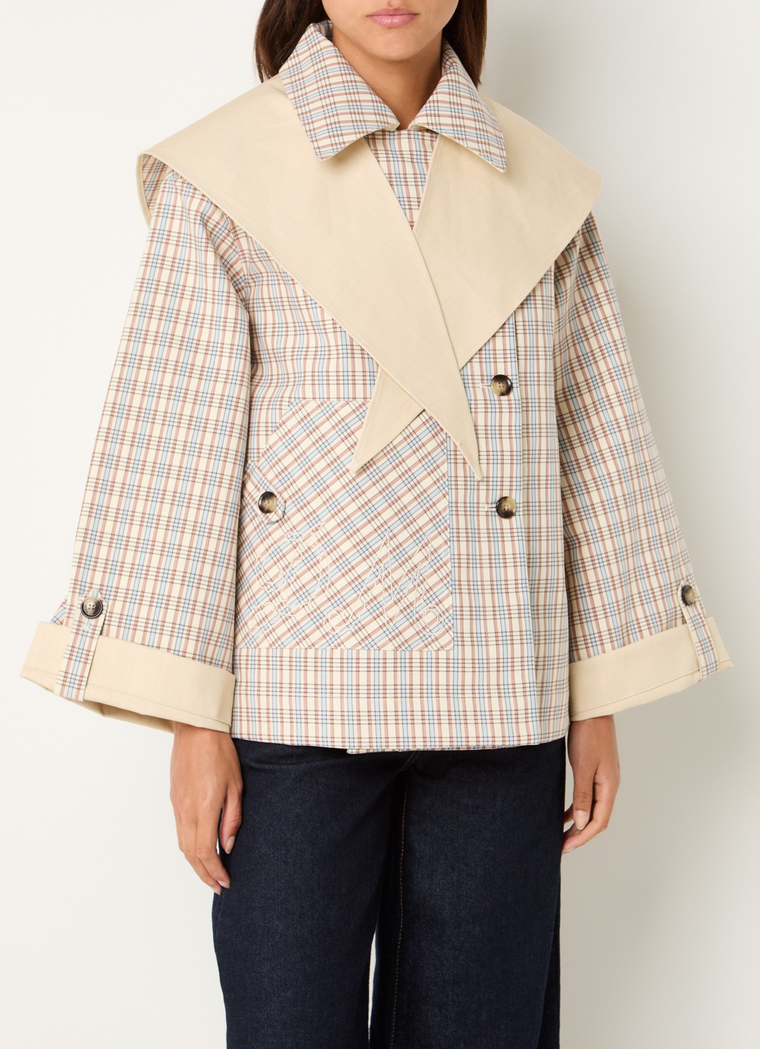 Damson Madder Jerry cropped trenchcoat met steekzakken - detail 2 beige