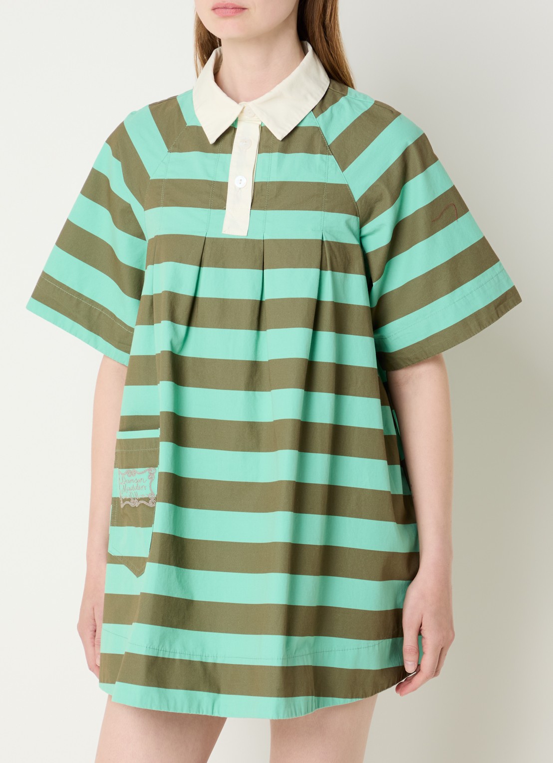Damson Madder Maggi mini jurk met polokraag en streepdessin  - detail 2 groen