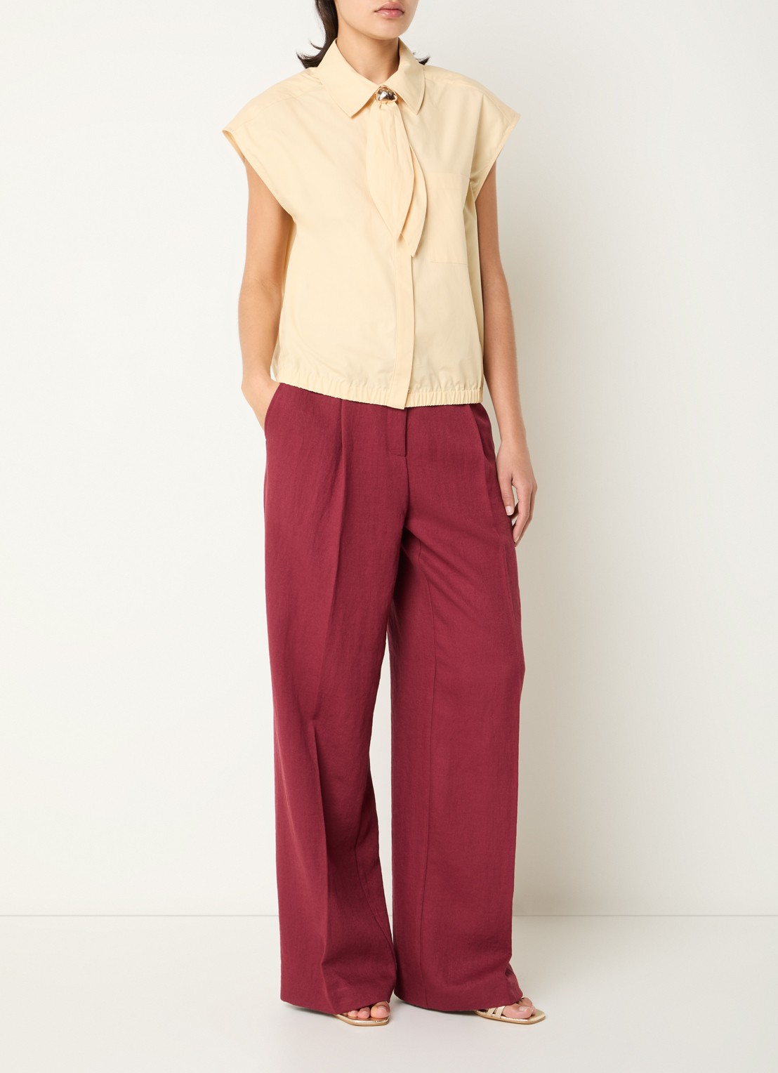 Dante 6 Alcon mouwloze blouse met sjaalkraag - voorkant 4 lichtgeel