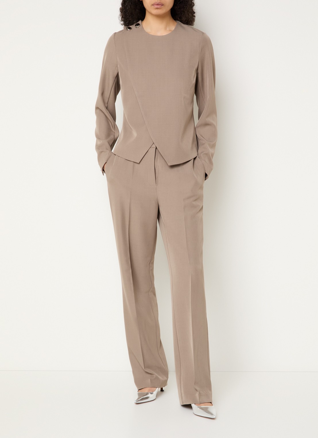 Dante 6 Aries high waist straight fit pantalon met klepzakken - voorkant 3 lichtbruin