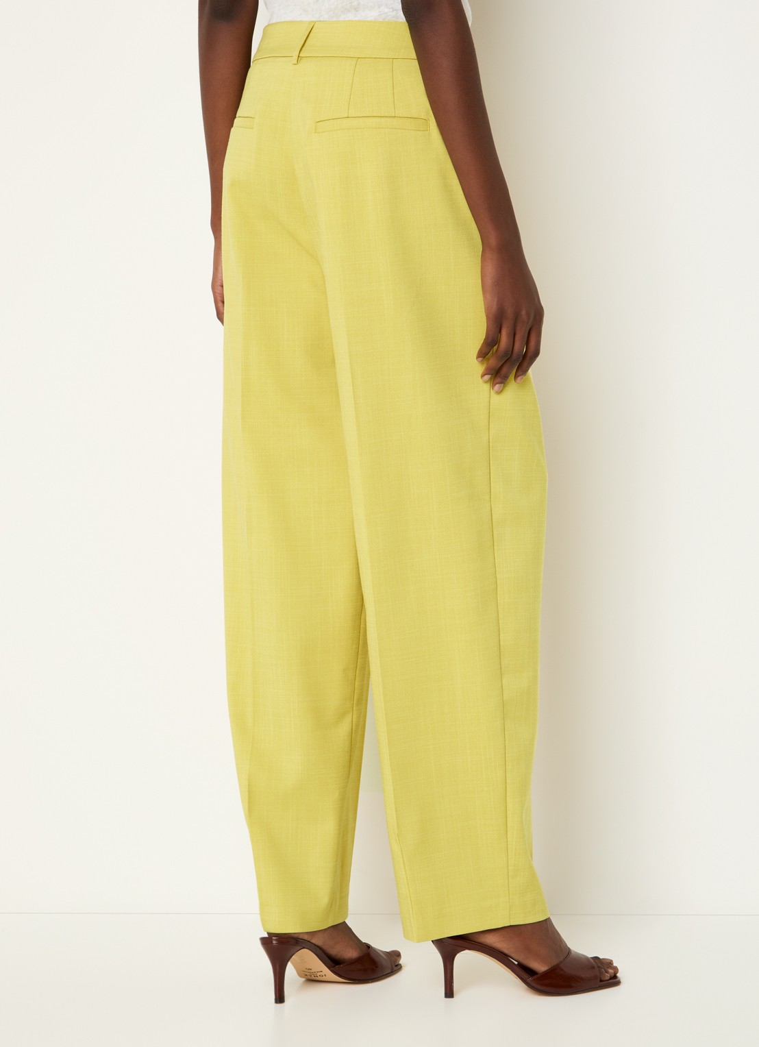 Dante 6 Douce high waist tapered fit pantalon met persplooi - achterkant citroengeel