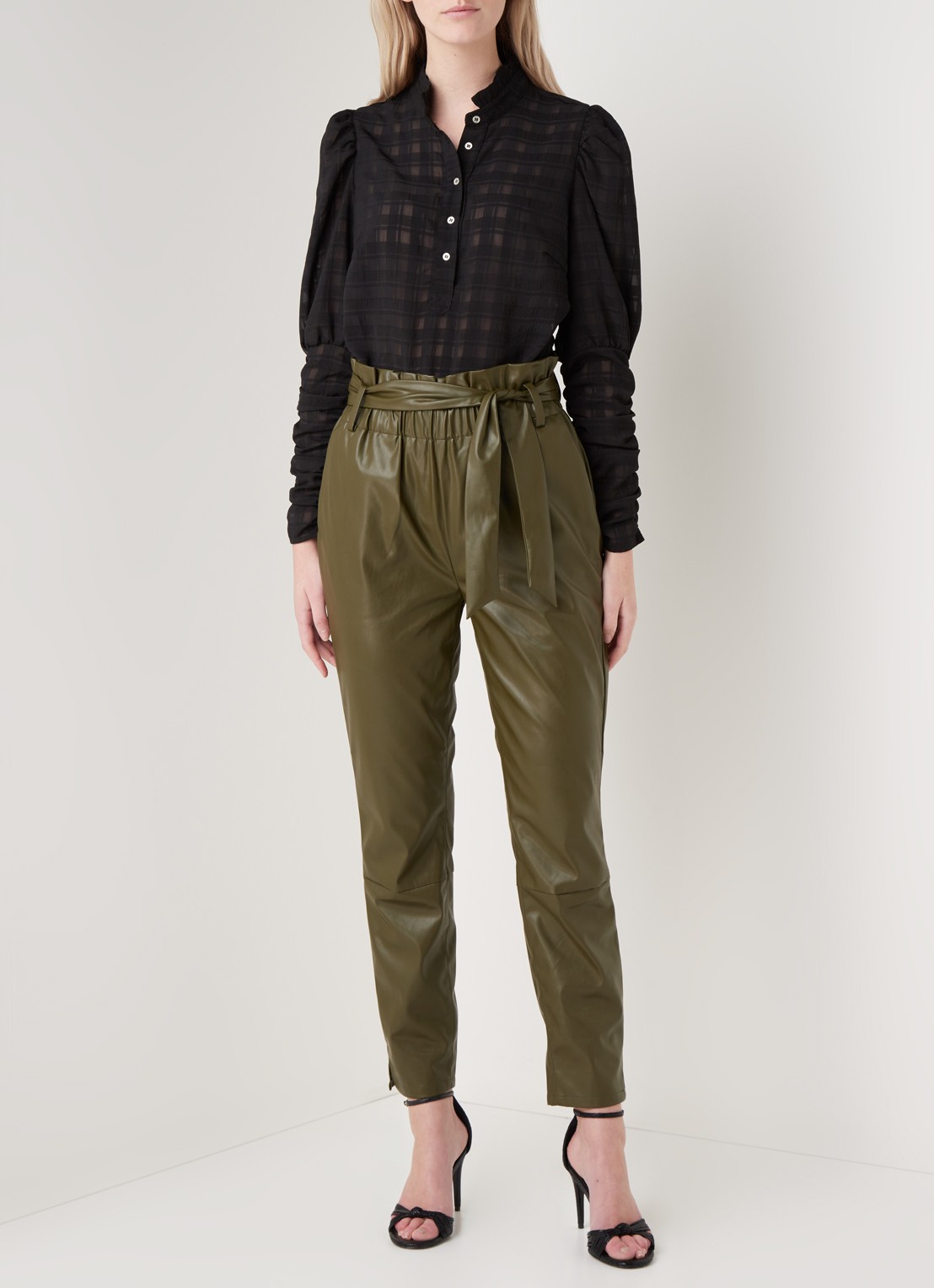 Dante 6 Duncan high waist tapered fit broek van imitatieleer - voorkant 3 groen