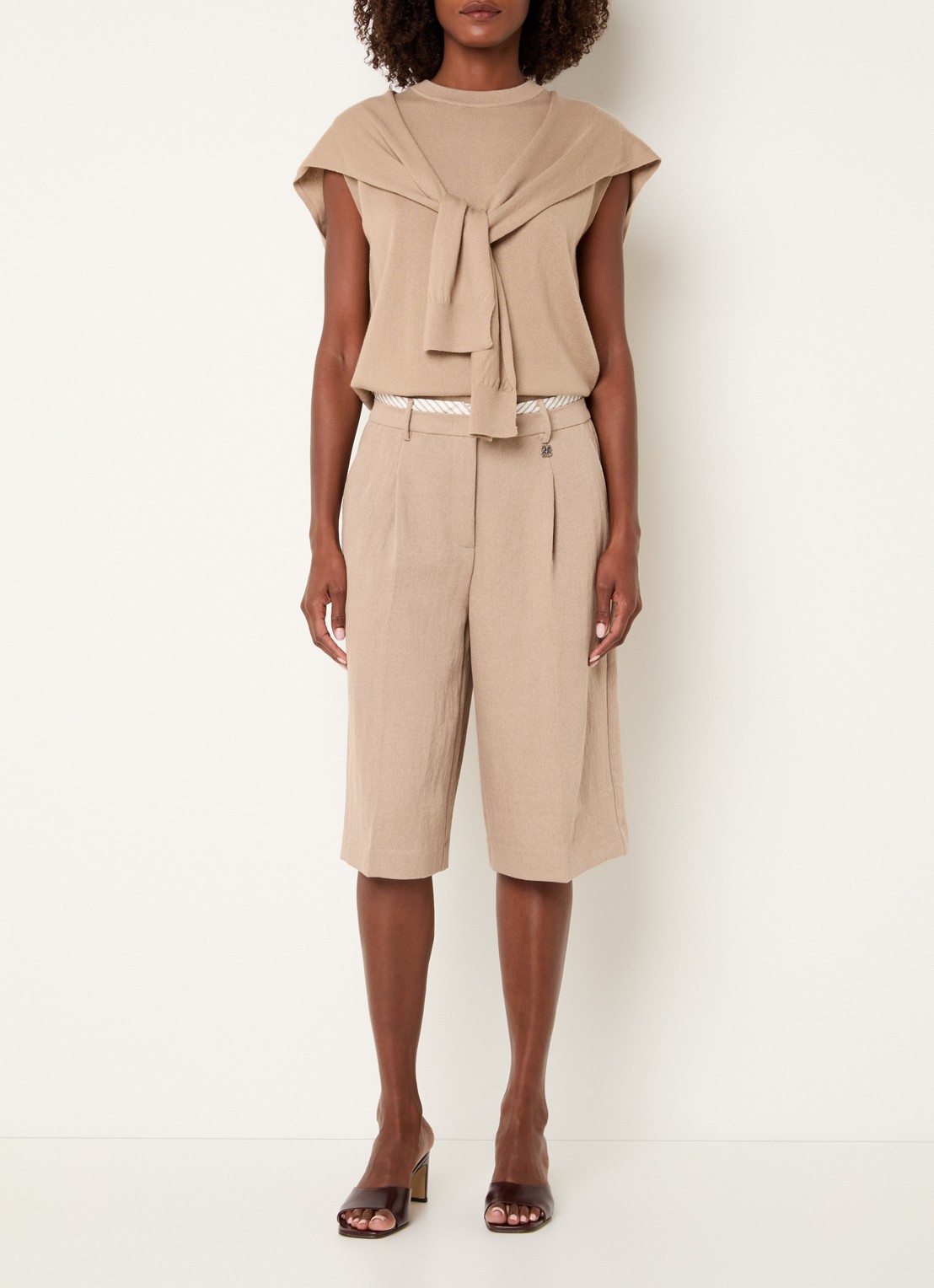Dante 6 Emra mid waist straight fit jorts met steekzakken - voorkant 3 zand