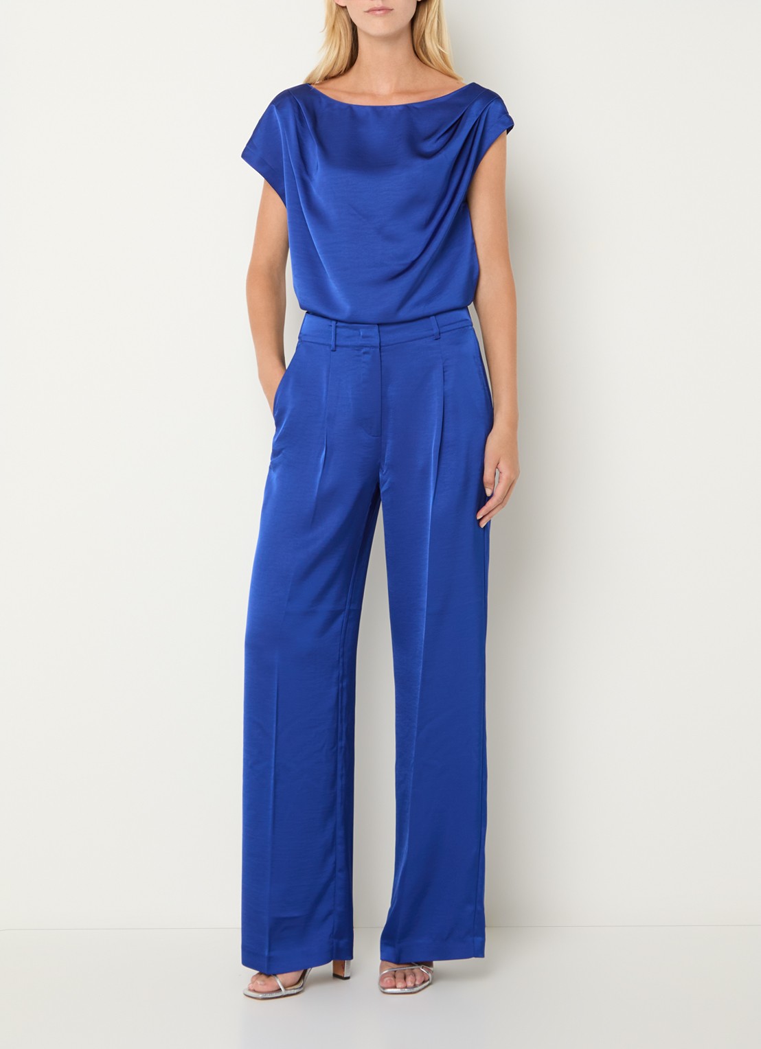 Dante 6 Jules high waist straight fit pantalon van satijn - voorkant 2 kobaltblauw