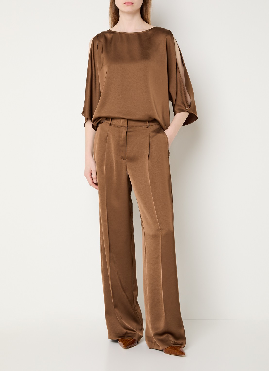 Dante 6 Jules high waist wide fit pantalon van satijn - voorkant 2 cognac