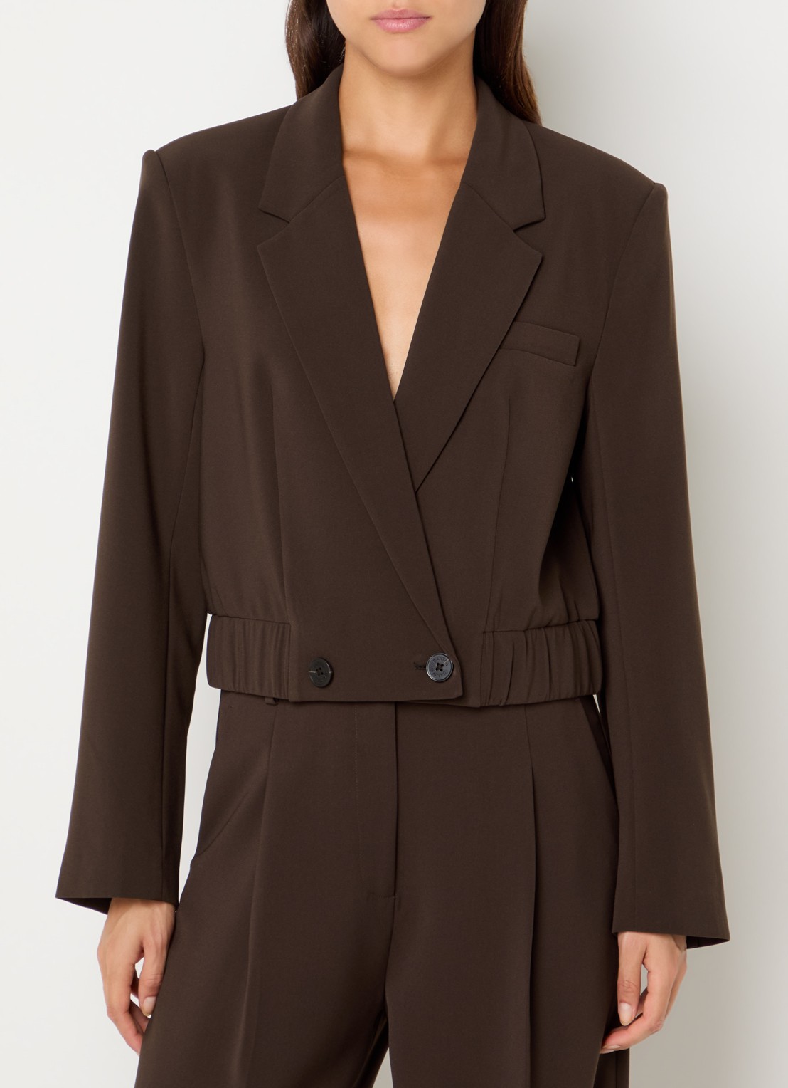 Dante 6 Reilley cropped blazer met borstzak - detail 3 donkerbruin