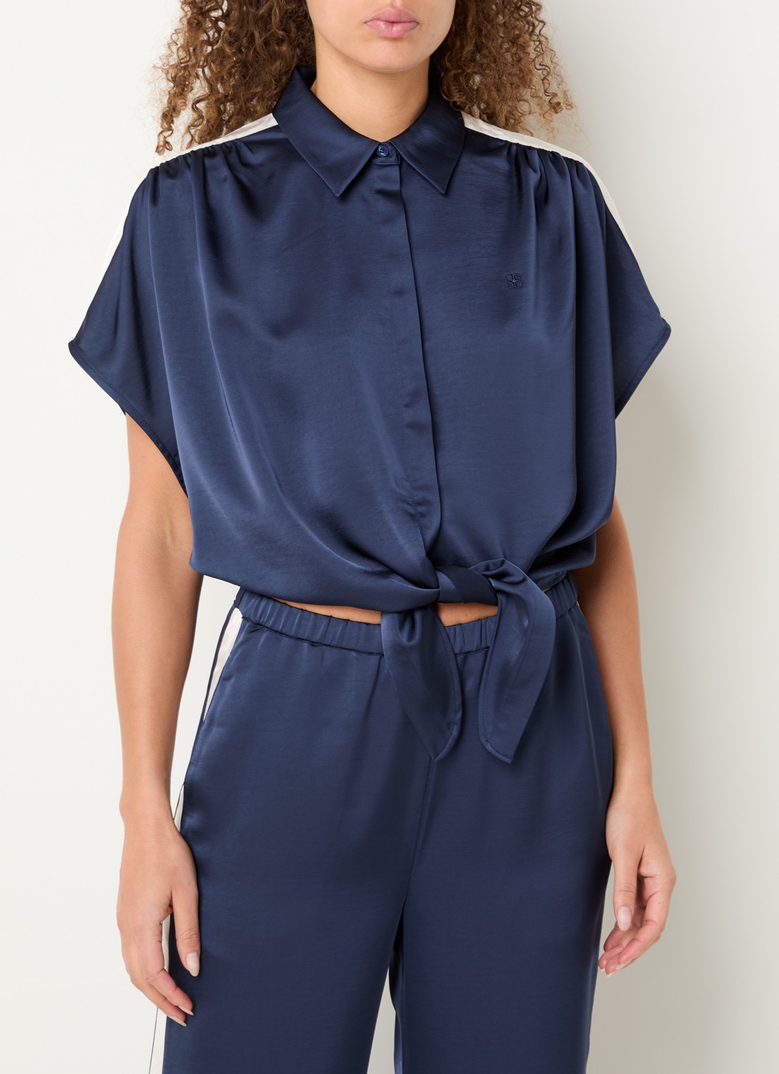 Dante 6 Siren blouse van satijn met geknoopt detail - detail 2 indigo