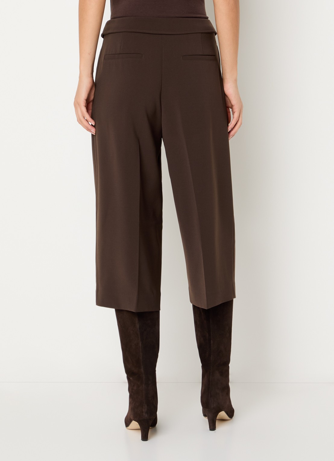 Dante 6 Tresor high waist loose fit korte broek met steekzakken - achterkant 4 donkerbruin