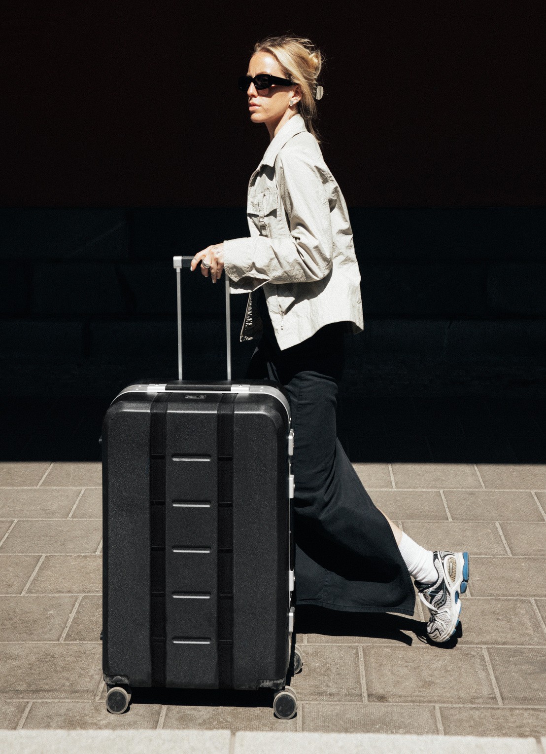 Db Ramverk PRO Check-in Medium spinner 66 cm - voorkant 2 zwart