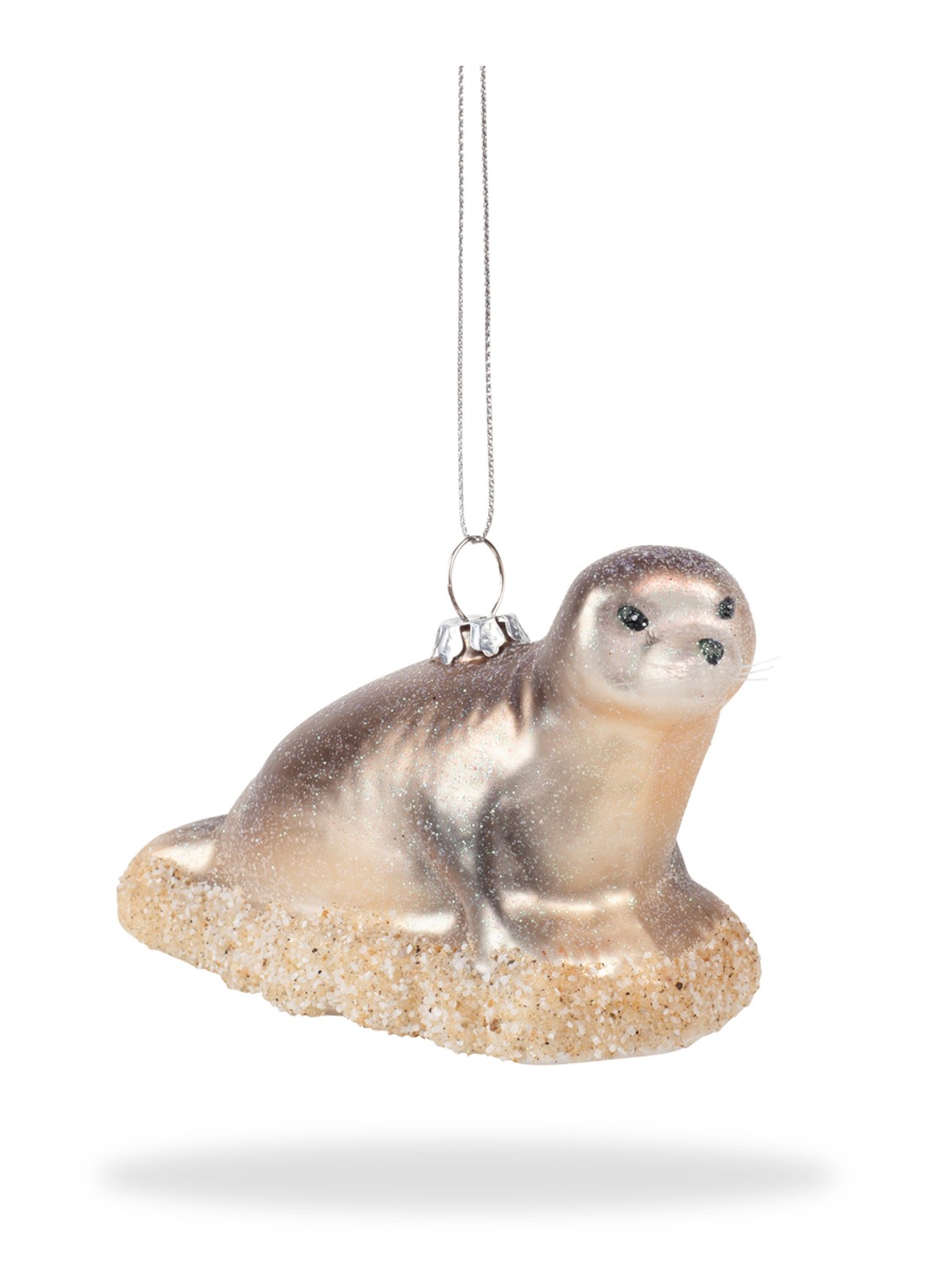 De Ballen Uit Zeehond kersthanger 7 cm - voorkant zand