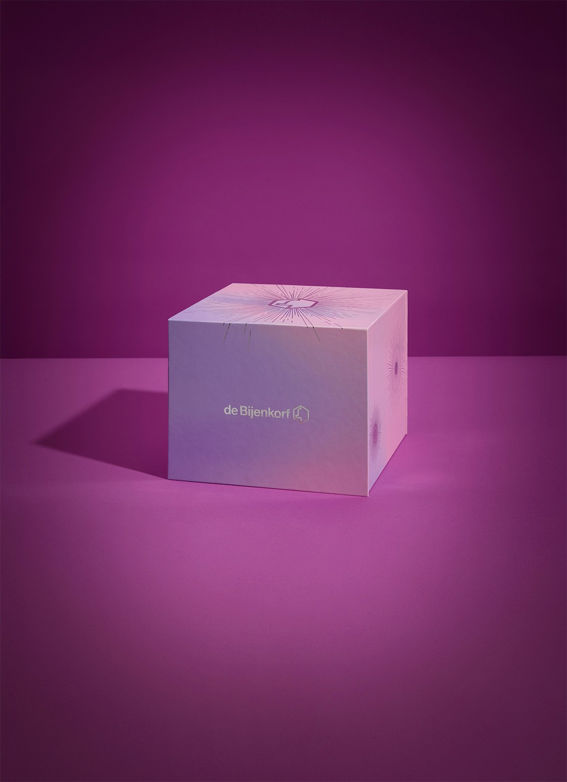 de Bijenkorf Beauty Box t.w.v. €220 - voorkant 2 undefined