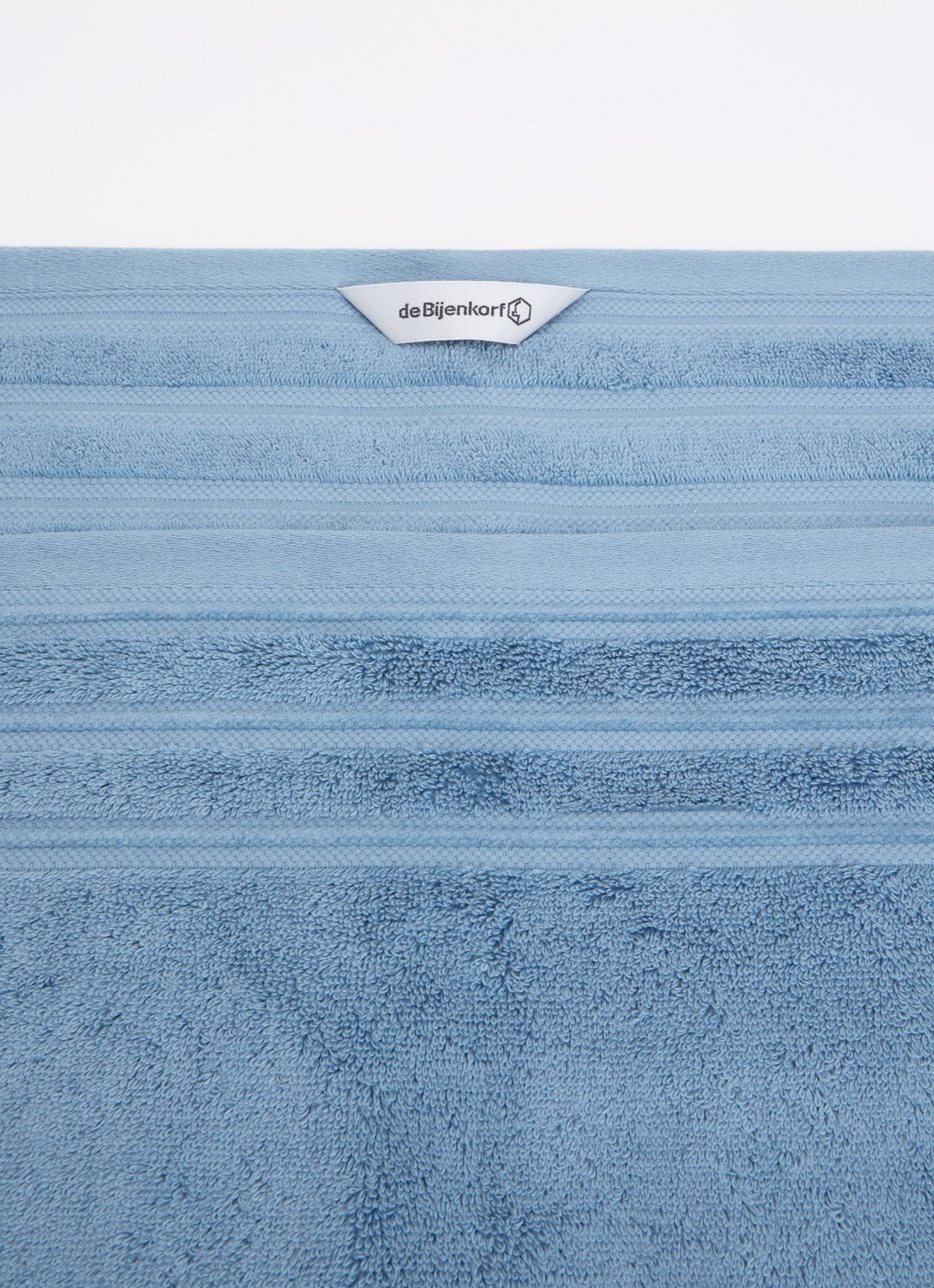 de Bijenkorf Home Evolution badhanddoek - 580 gr/m2 - 60 x 110 cm - detail 2 lichtblauw