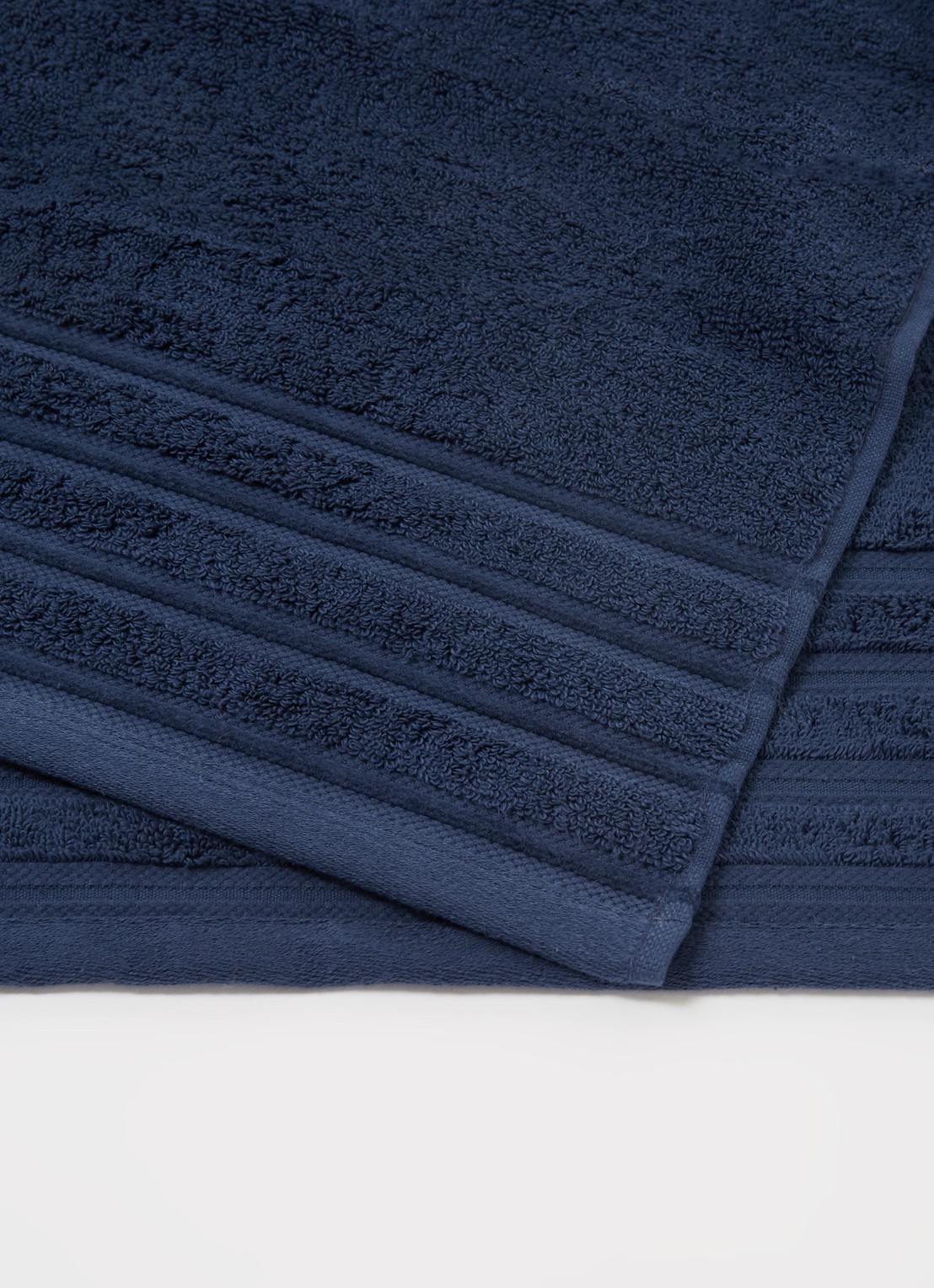 de Bijenkorf Home Evolution badlaken - 580 gr/m2 - 70 x 140 cm - detail 4 donkerblauw