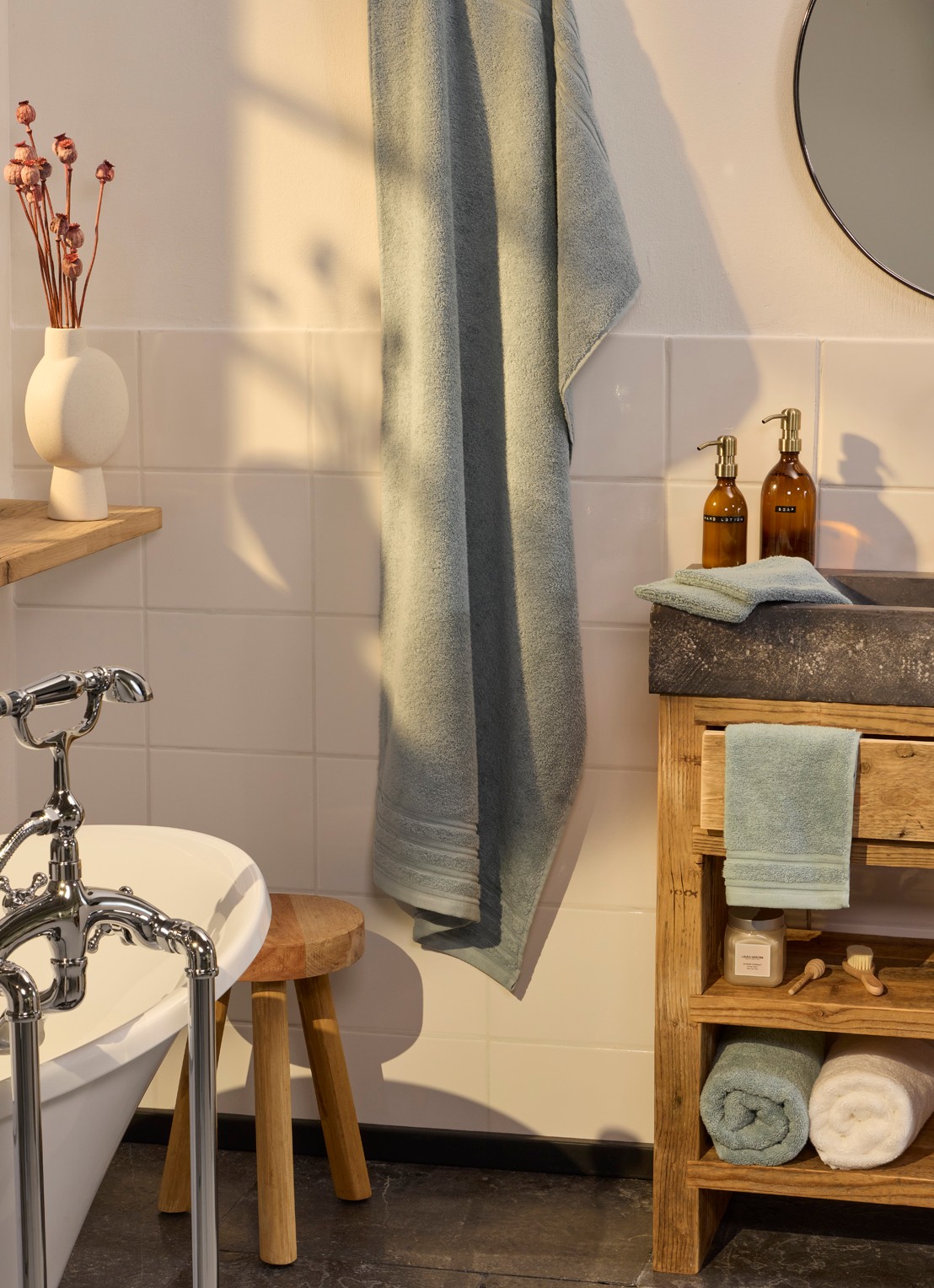 de Bijenkorf Home Evolution gastendoek - 580 gr/m2 - 30 x 50 cm - voorkant 2 lichtblauw