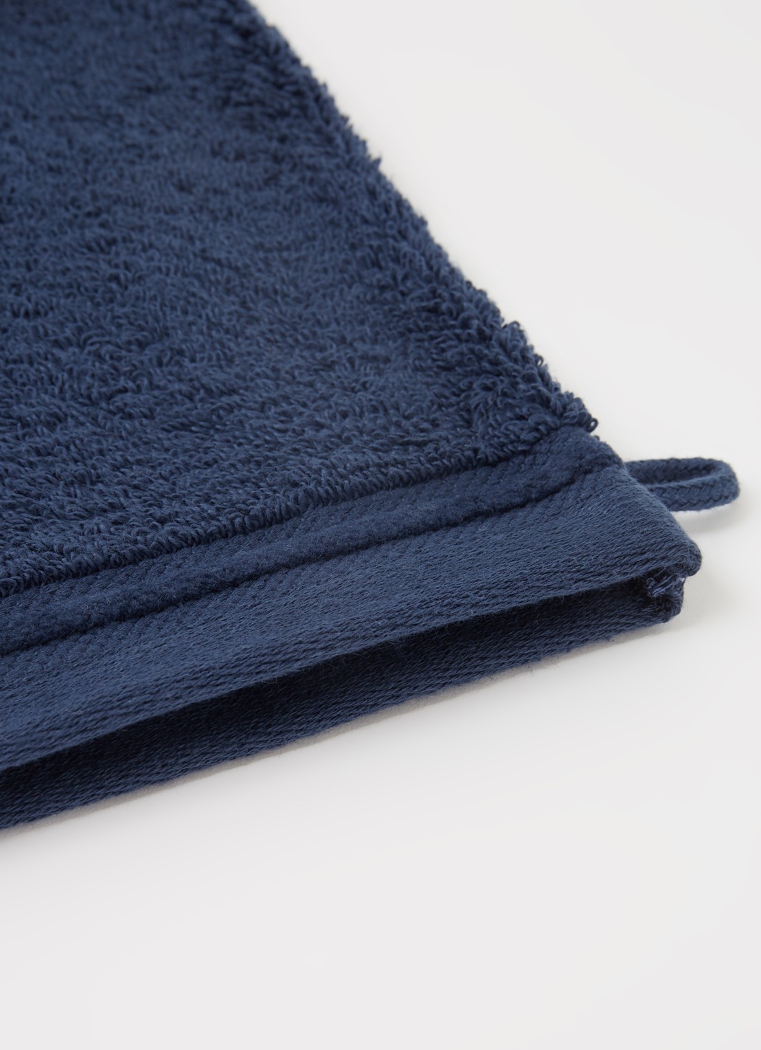 de Bijenkorf Home Evolution washand- 580 gr/m2 - 16 x 21 cm set van 2 - detail 4 donkerblauw