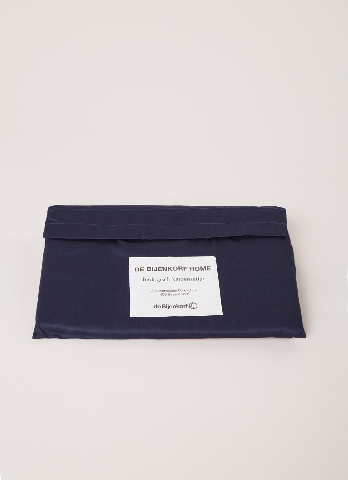 de Bijenkorf Home  kussensloop van  katoensatijn 400TC in 2-pack - detail 3 donkerblauw