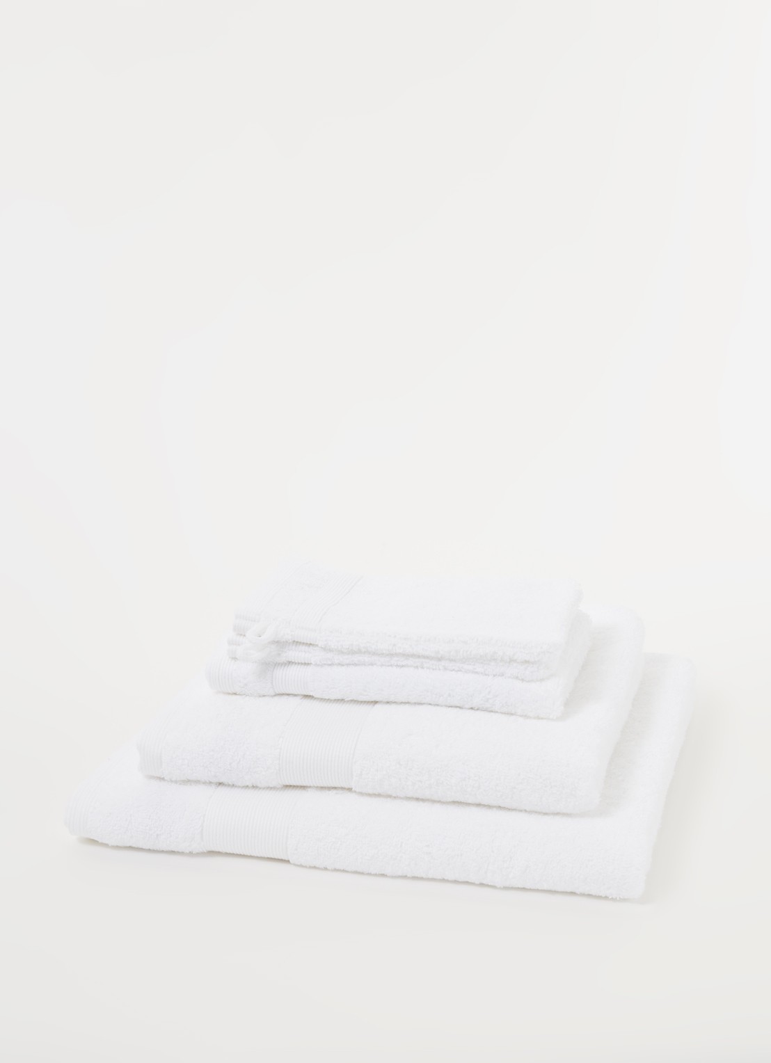 de Bijenkorf Home  Softness badlaken - 600 gr/m2 - 70 x 140 cm - voorkant 2 wit