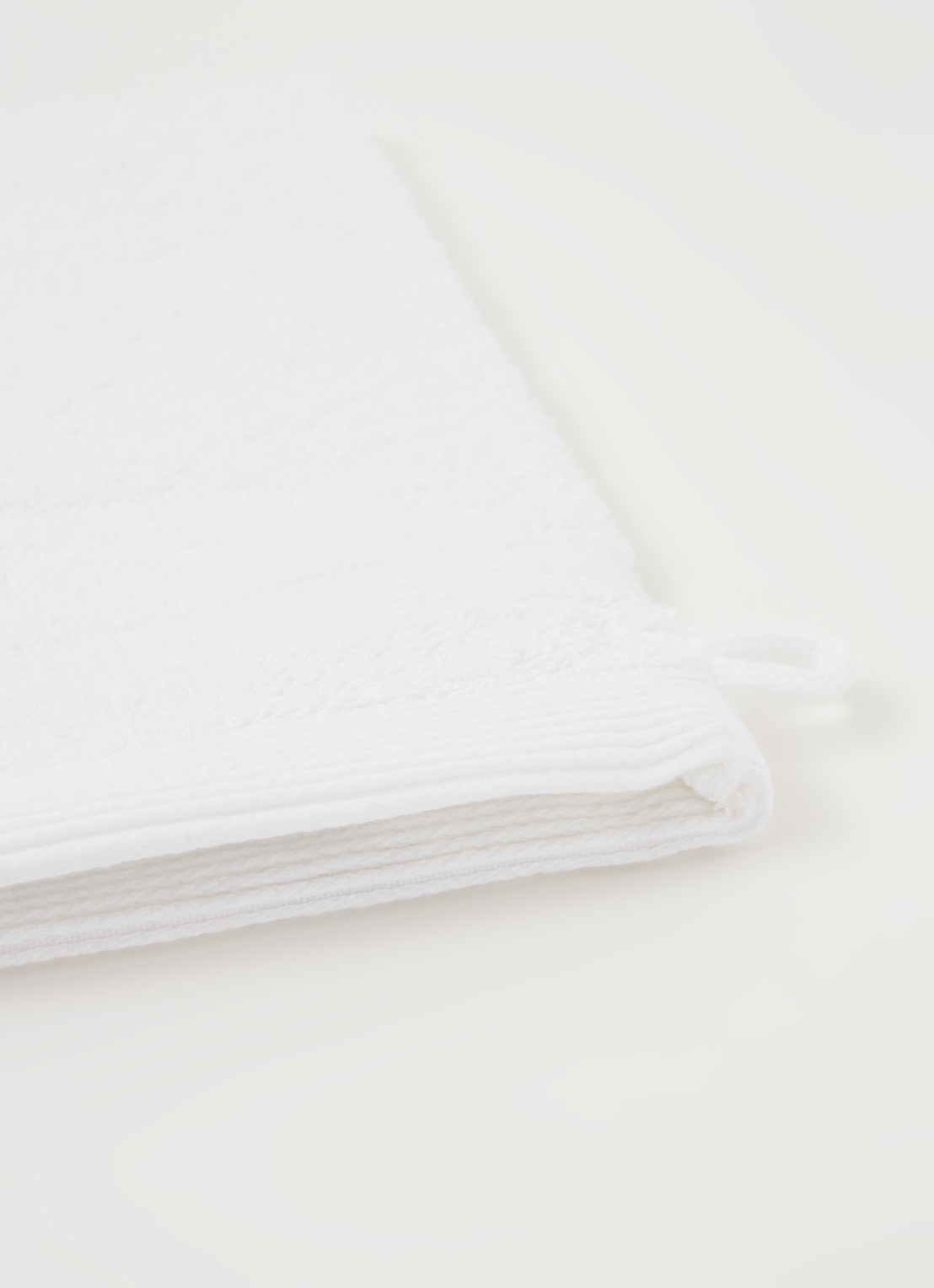 de Bijenkorf Home  Softness washand - 600 gr/m2 - 16 x 21 cm set van 2 - detail wit