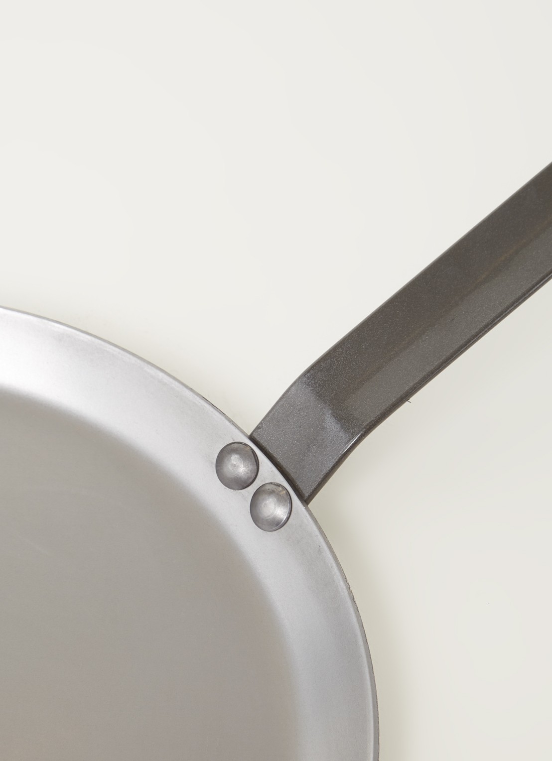 De Buyer Mineral B Element Crêpepan Ø24 cm - detail zilver