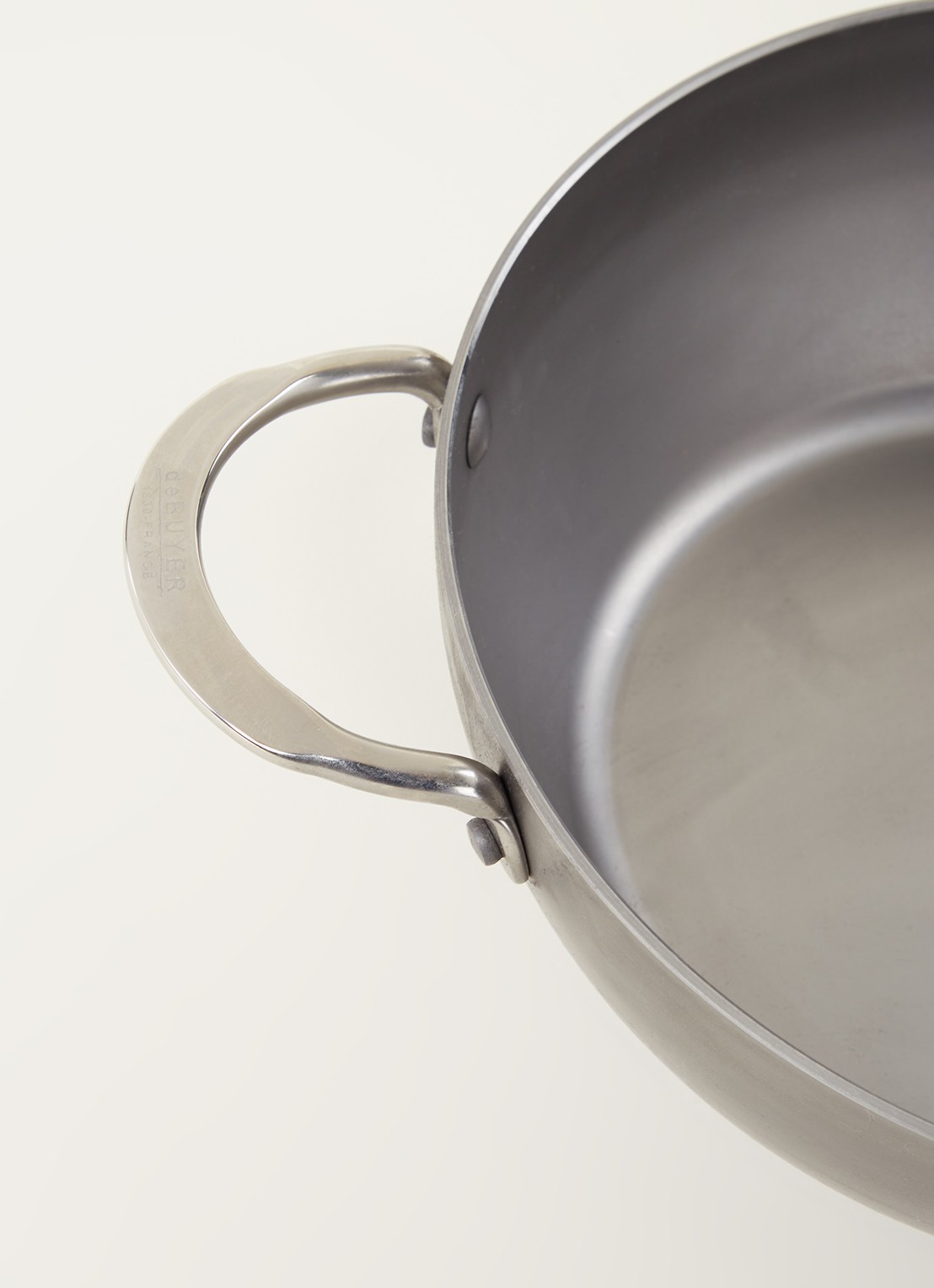De Buyer Mineral B wokpan Ø24 cm - detail zilver