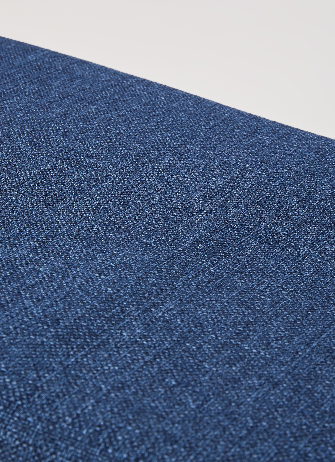 De Witte Lietaer Gibson tafelkleed 145 x 220 cm - detail donkerblauw