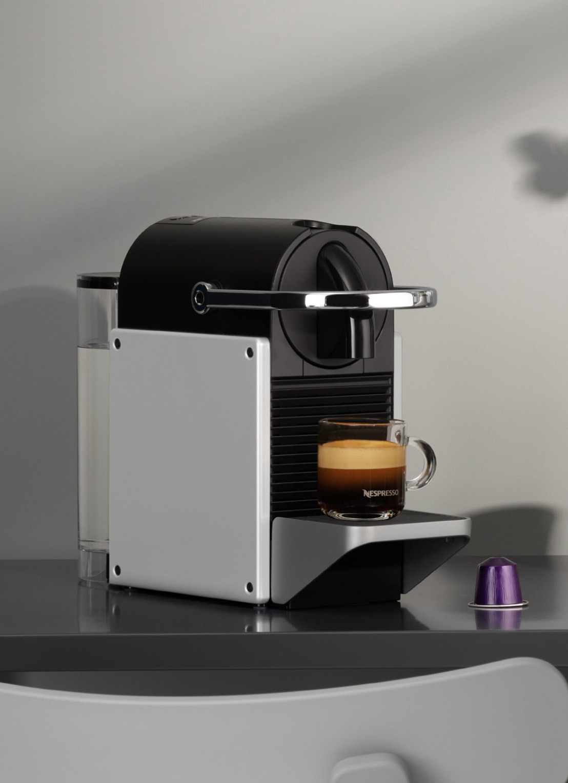 DeLonghi Pixie Nespresso koffiecupmachine - EN127.S - detail zilver
