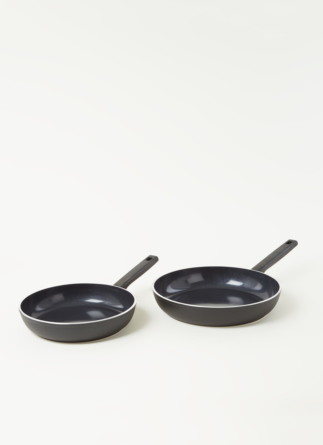 Demeyere Alu Comfort 3 Ceraforce koekenpan set van 2 - voorkant 2 zwart