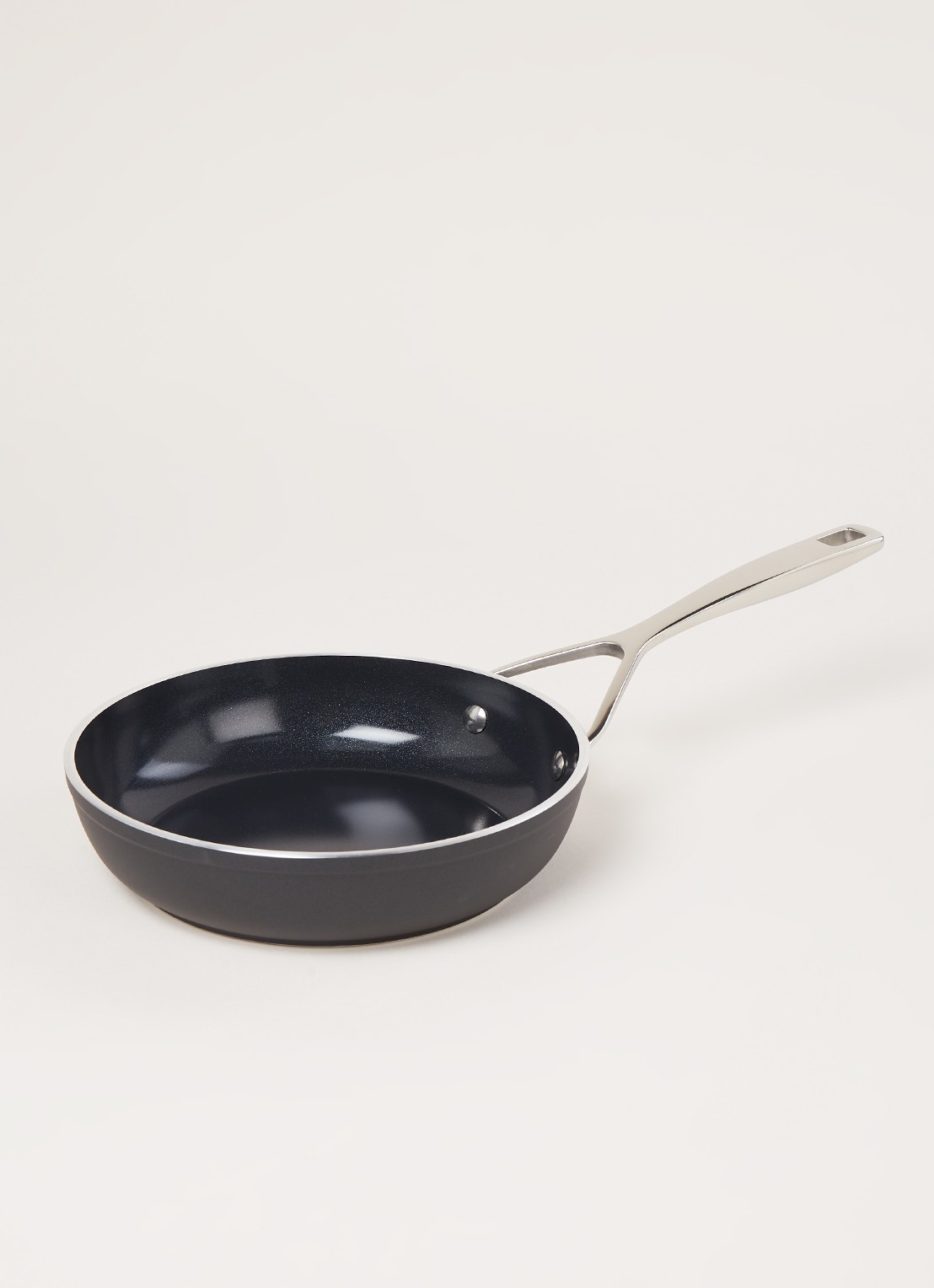 Demeyere Alu Pro 5 Ceraforce koekenpan Ø20 cm - voorkant 2 zwart
