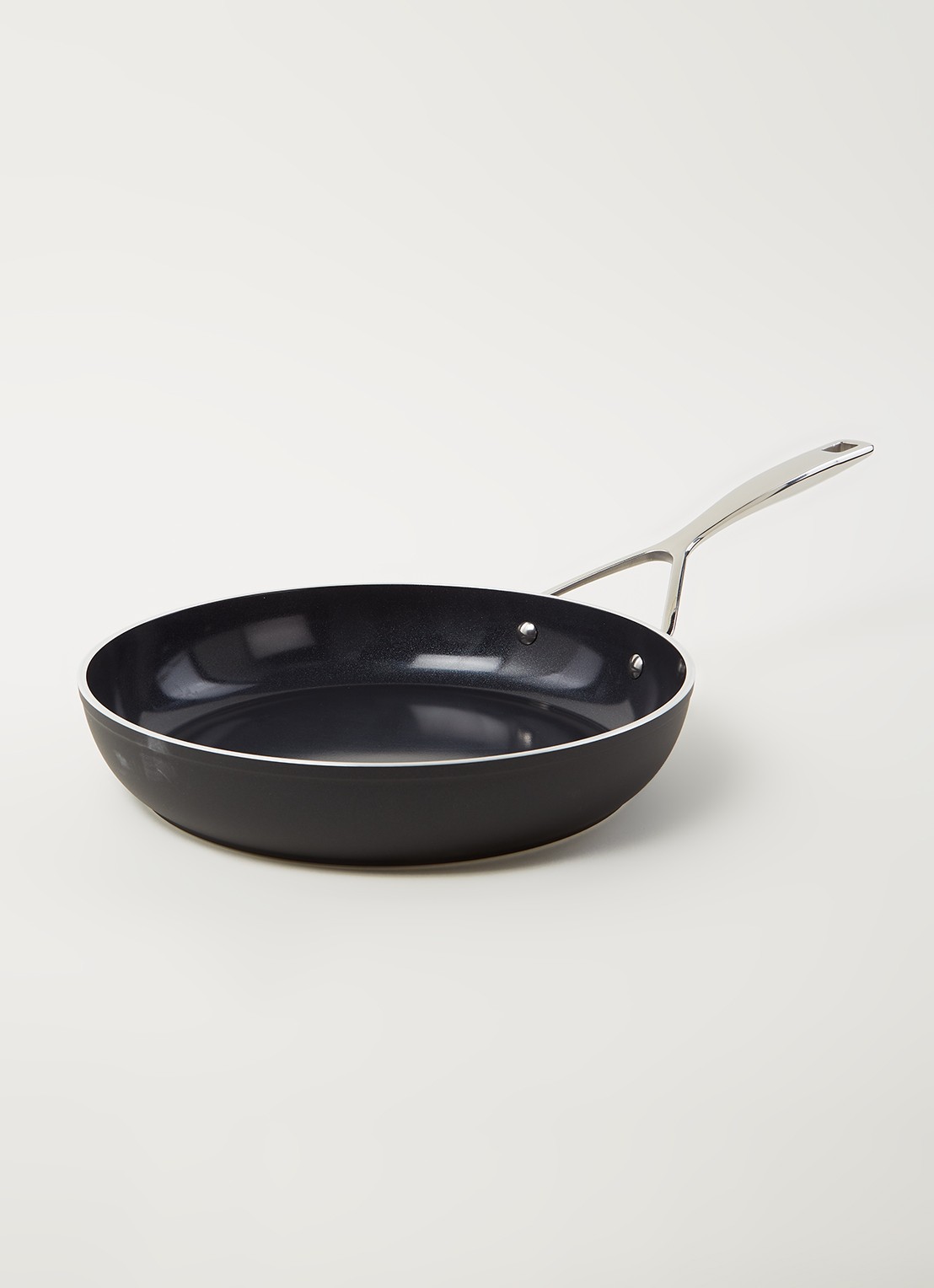 Demeyere Alu Pro 5 Ceraforce koekenpan Ø28 cm - voorkant 2 zwart