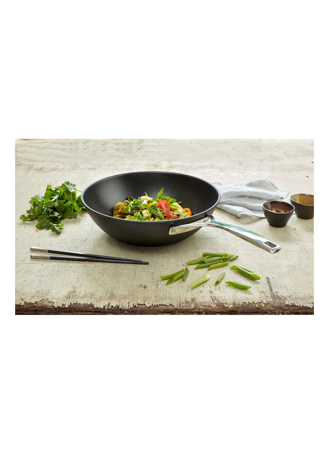 Demeyere Alu Pro 5 wokpan Ø30 cm - voorkant 2 zwart