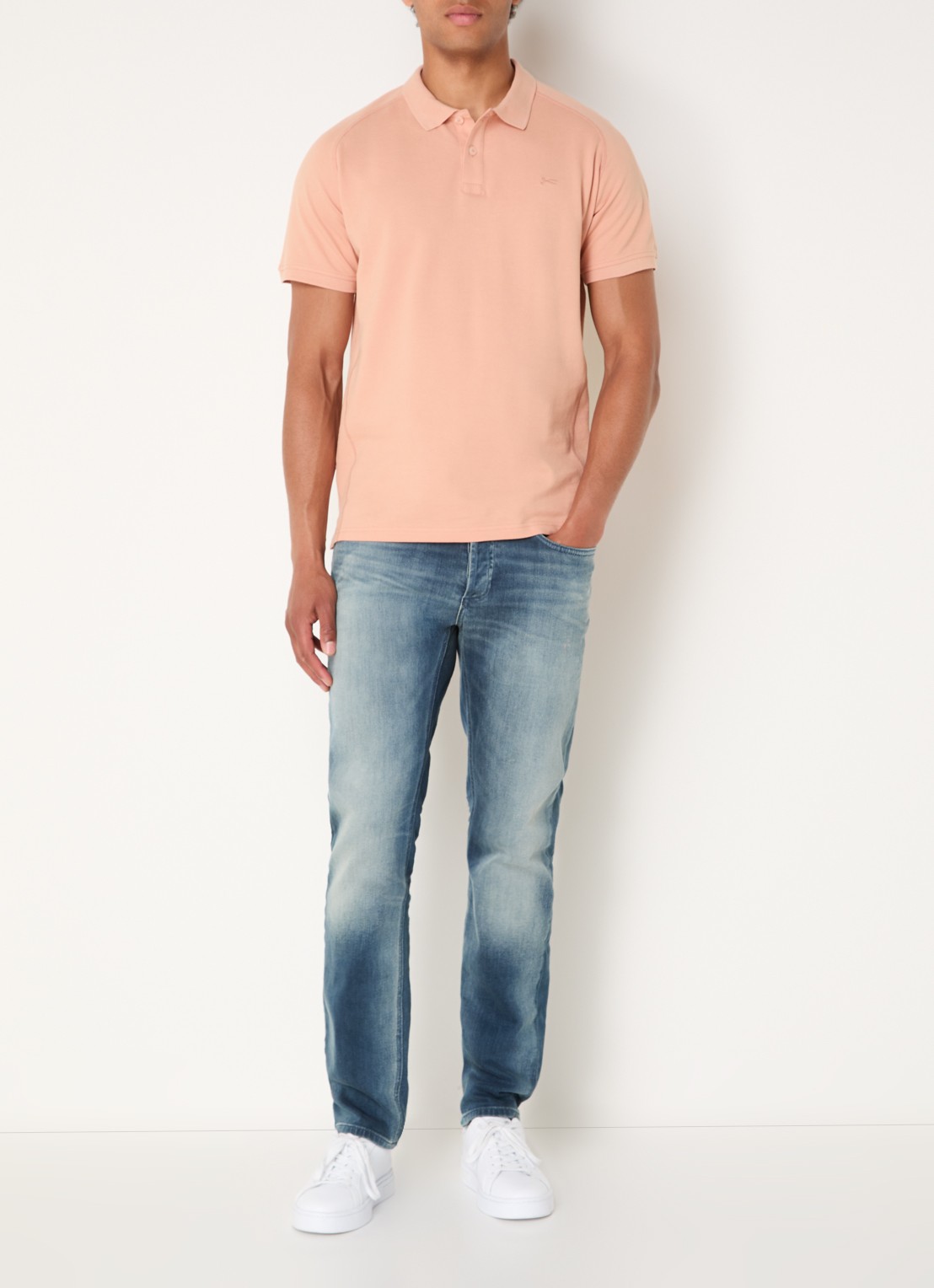 Denham Brian regular fit polo met logoborduring - voorkant 3 abrikoos