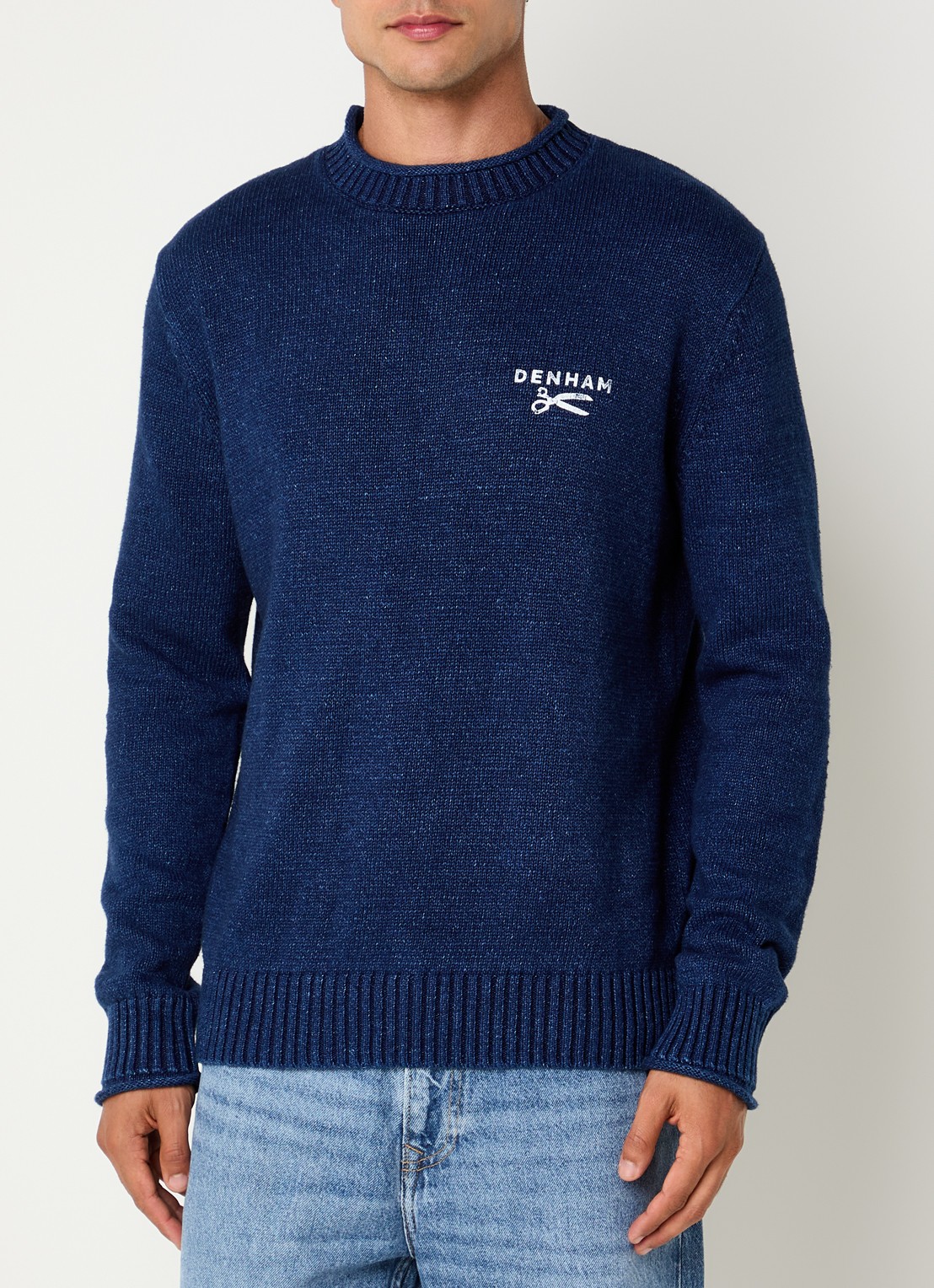 Denham Fijngebreide trui met logo - detail donkerblauw