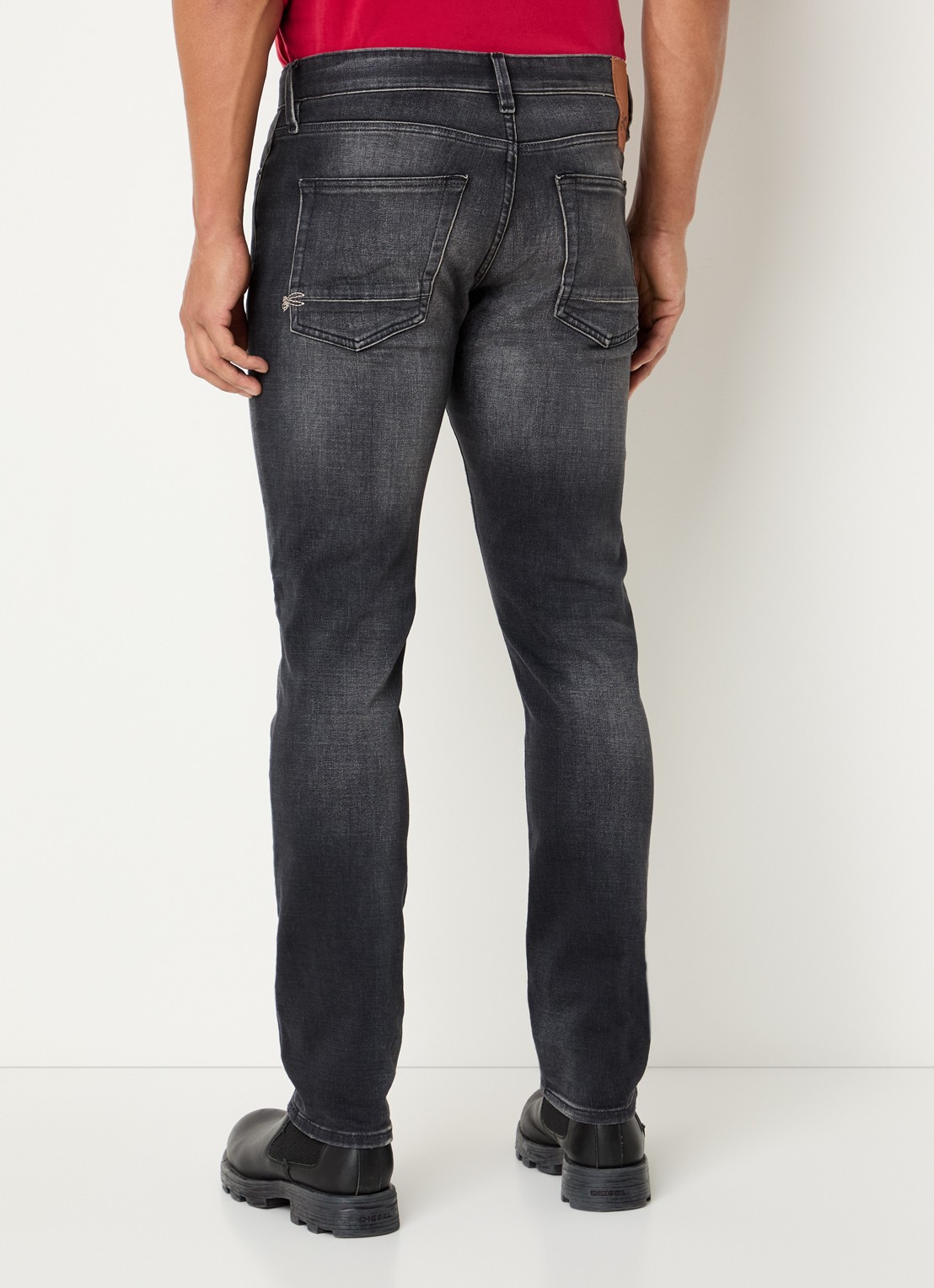 Denham Razor Duke slim fit jeans met gekleurde wassing - achterkant zwart
