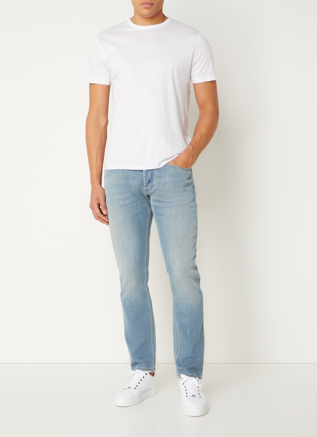 Denham Razor slim fit jeans met lichte wassing - voorkant 5 indigo