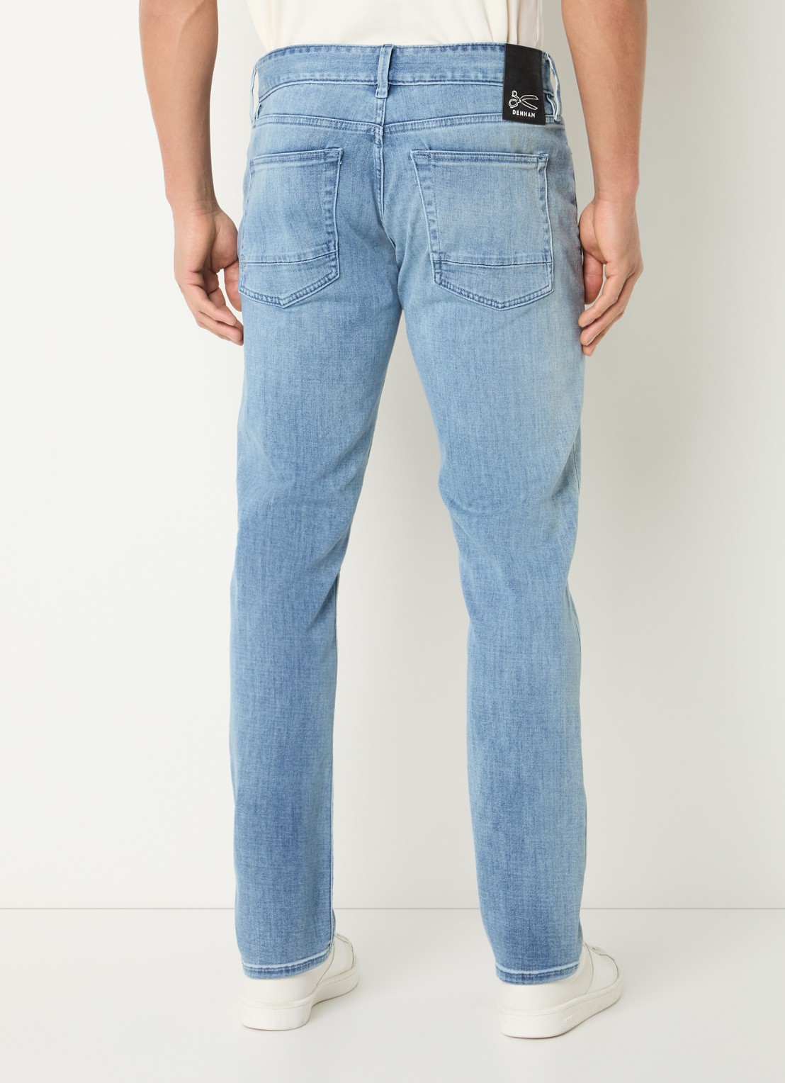 Denham Razor slim fit jeans met lichte wassing - achterkant 3 indigo