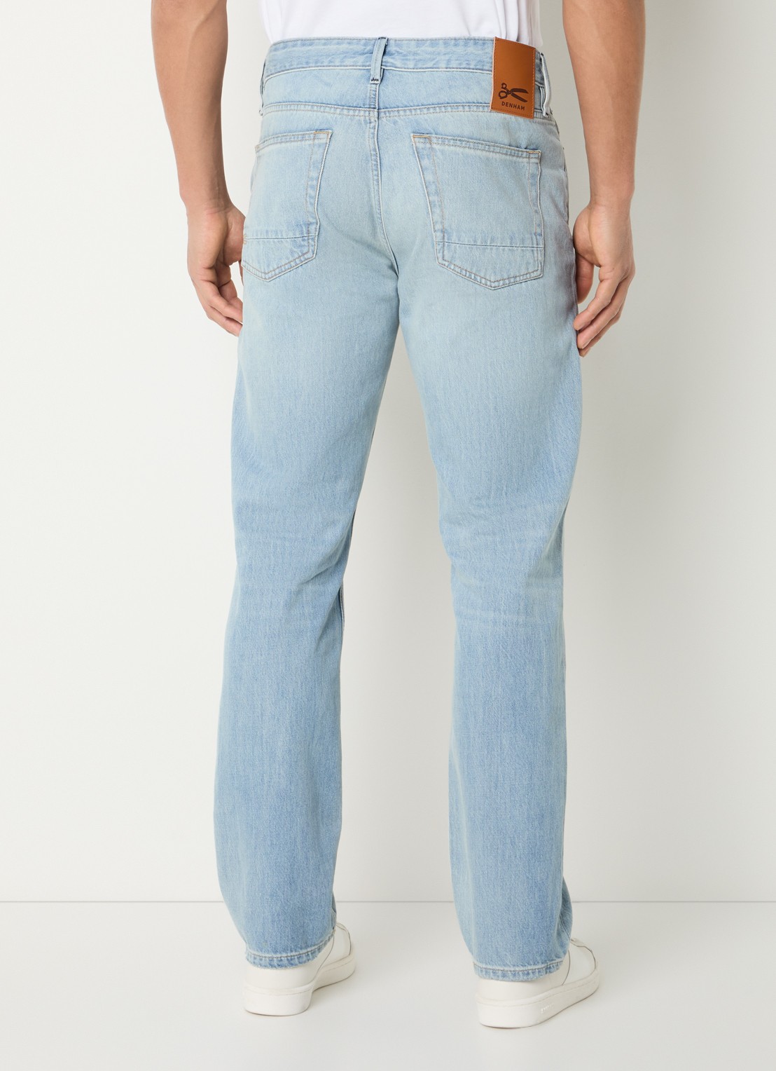 Denham Ridge straight leg jeans met lichte wassing - achterkant indigo