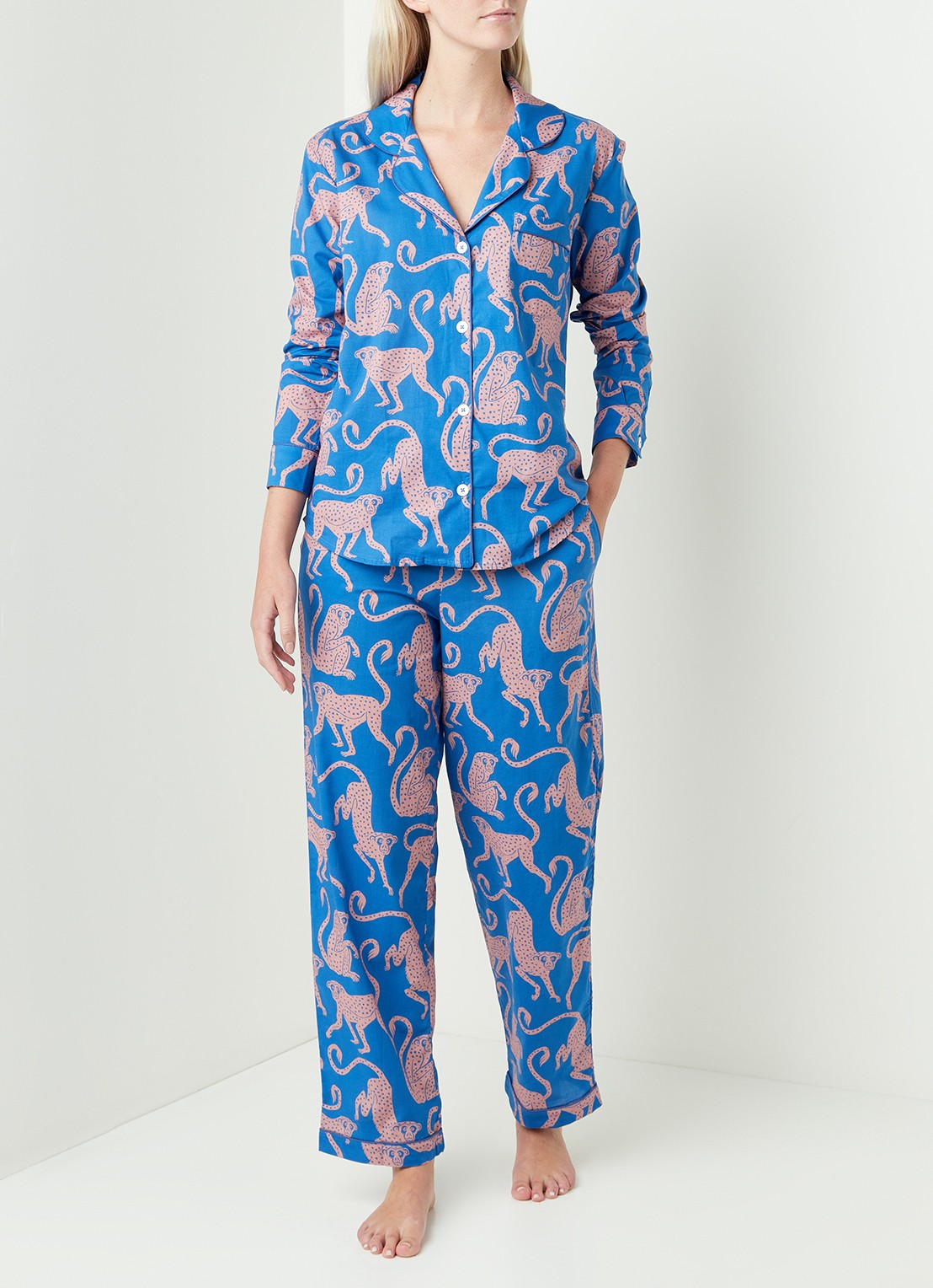 Desmond & Dempsey Chango pyjamaset van  katoen  - voorkant 2 blauw