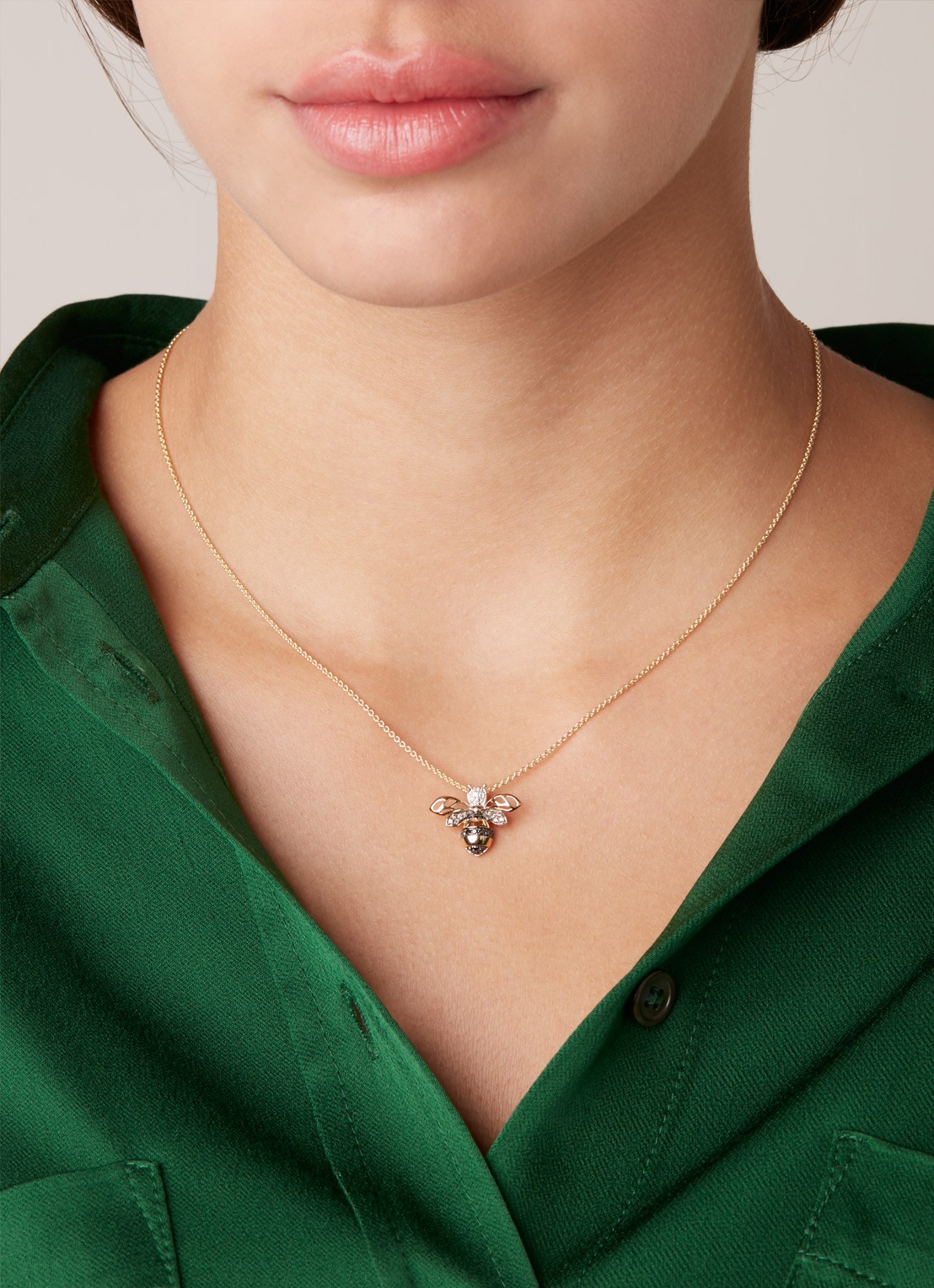 Diamond Point Geelgouden hanger 0.09 ct diamant Queen Bee - voorkant 3 goud