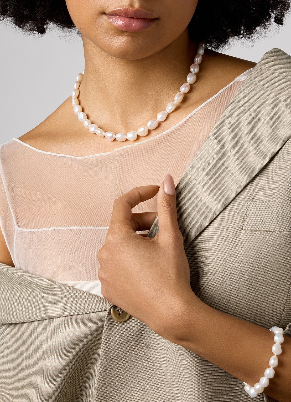 Diamond Point Geelgouden parel collier Rivièra - voorkant 2 geelgoud