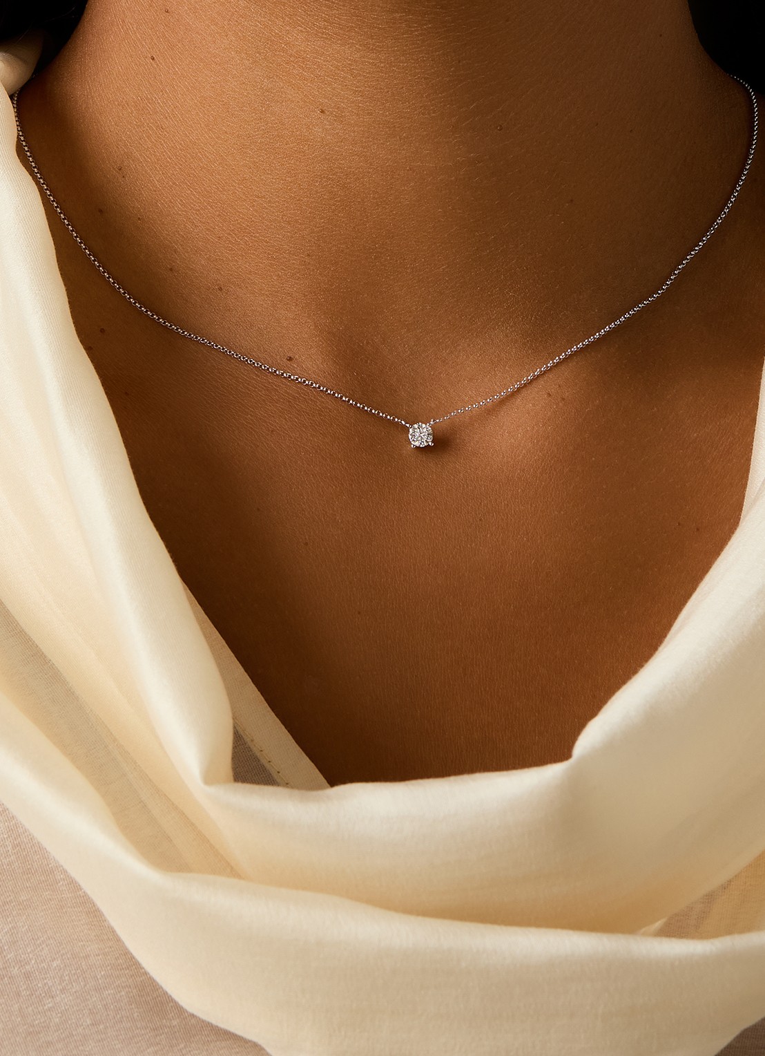 Diamond Point Witgouden hanger met collier, 0.09 ct diamant, Enchanted - voorkant 2 witgoud