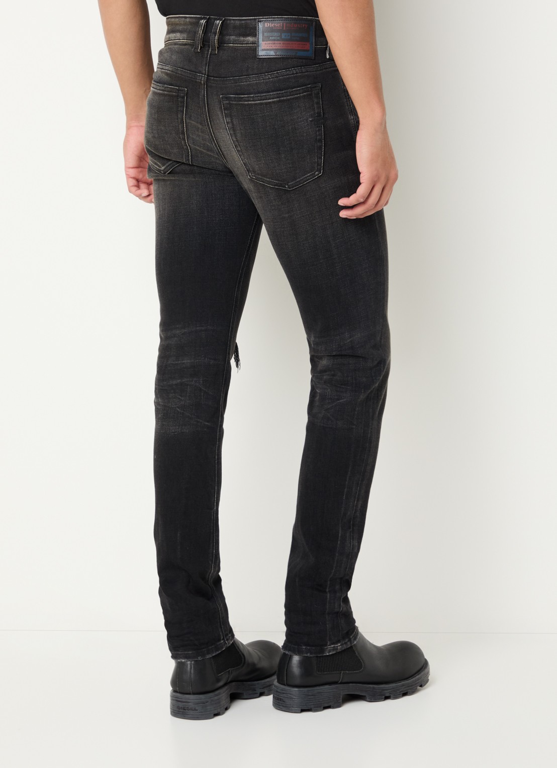 Diesel 1979 Sleenker skinny jeans met destroyed afwerking - achterkant zwart