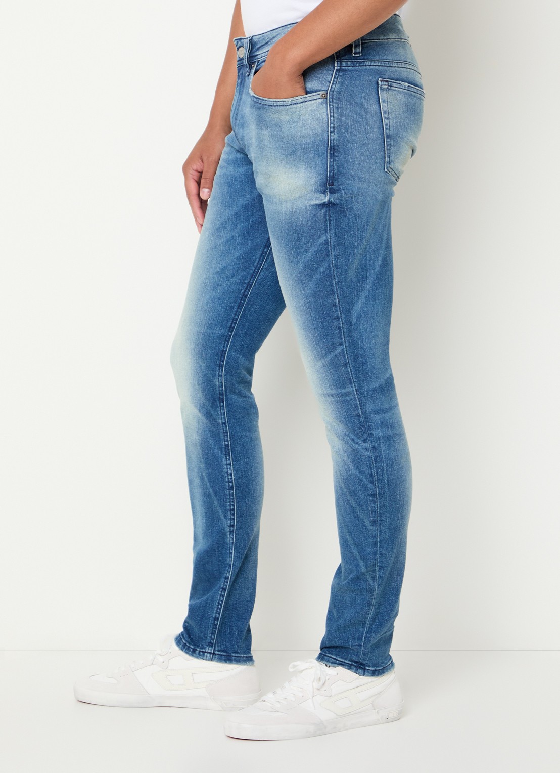 Diesel 1979 Sleenker skinny jeans met medium wassing en verwassen afwerking - detail 2 indigo