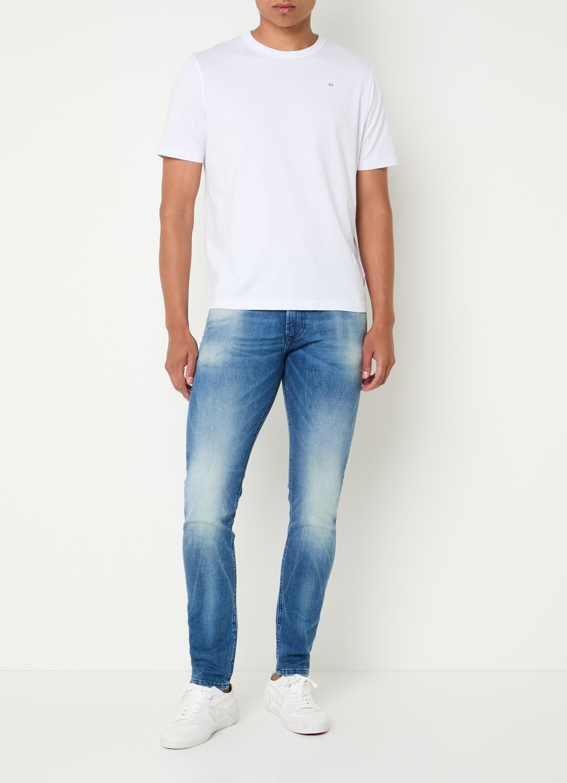 Diesel 1979 Sleenker skinny jeans met medium wassing en verwassen afwerking - voorkant 5 indigo
