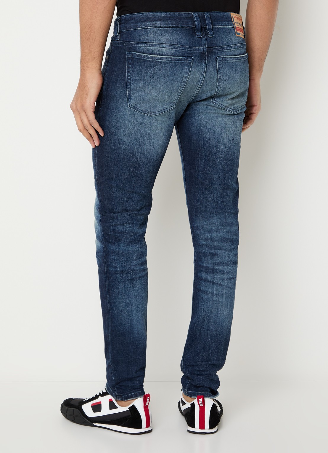 Diesel 1979 Sleenker slim fit jeans met donkere wassing - achterkant 5 indigo