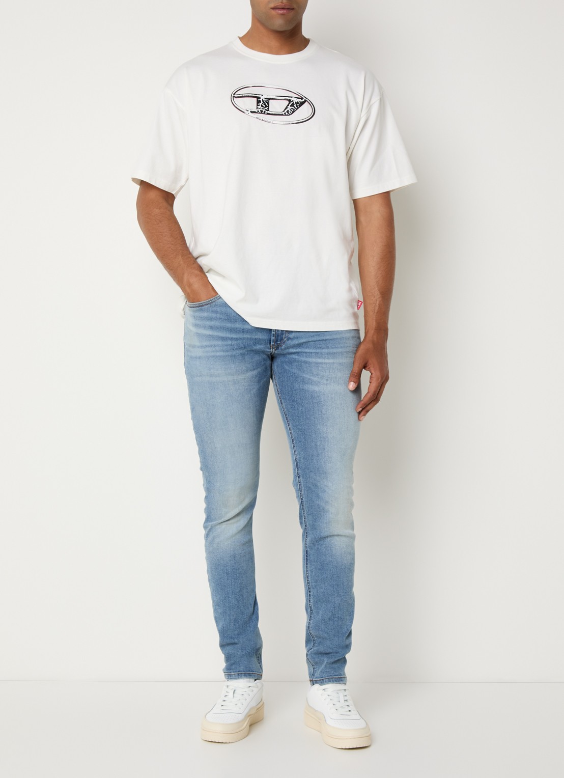 Diesel 1979 Sleenker slim fit jeans met lichte wassing - voorkant 2 indigo