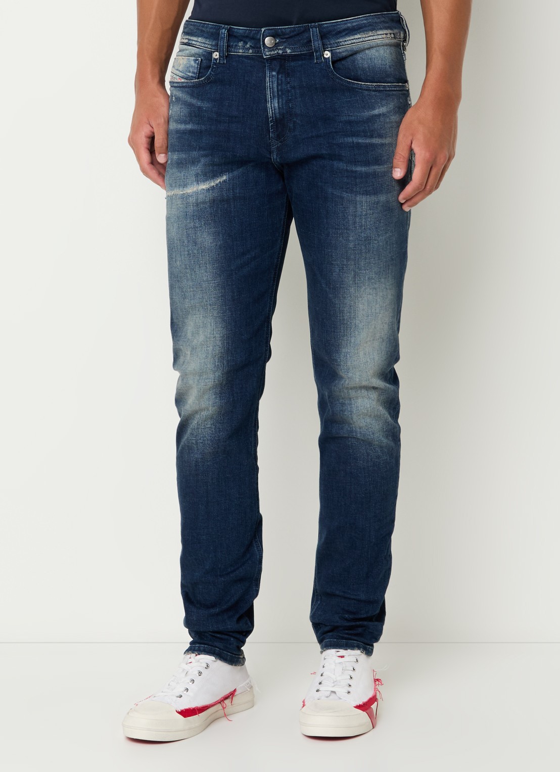 Diesel 1979 straight leg jeans met medium wassing - detail indigo