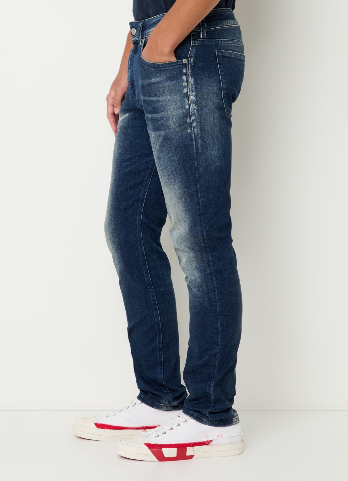 Diesel 1979 straight leg jeans met medium wassing - detail 2 indigo